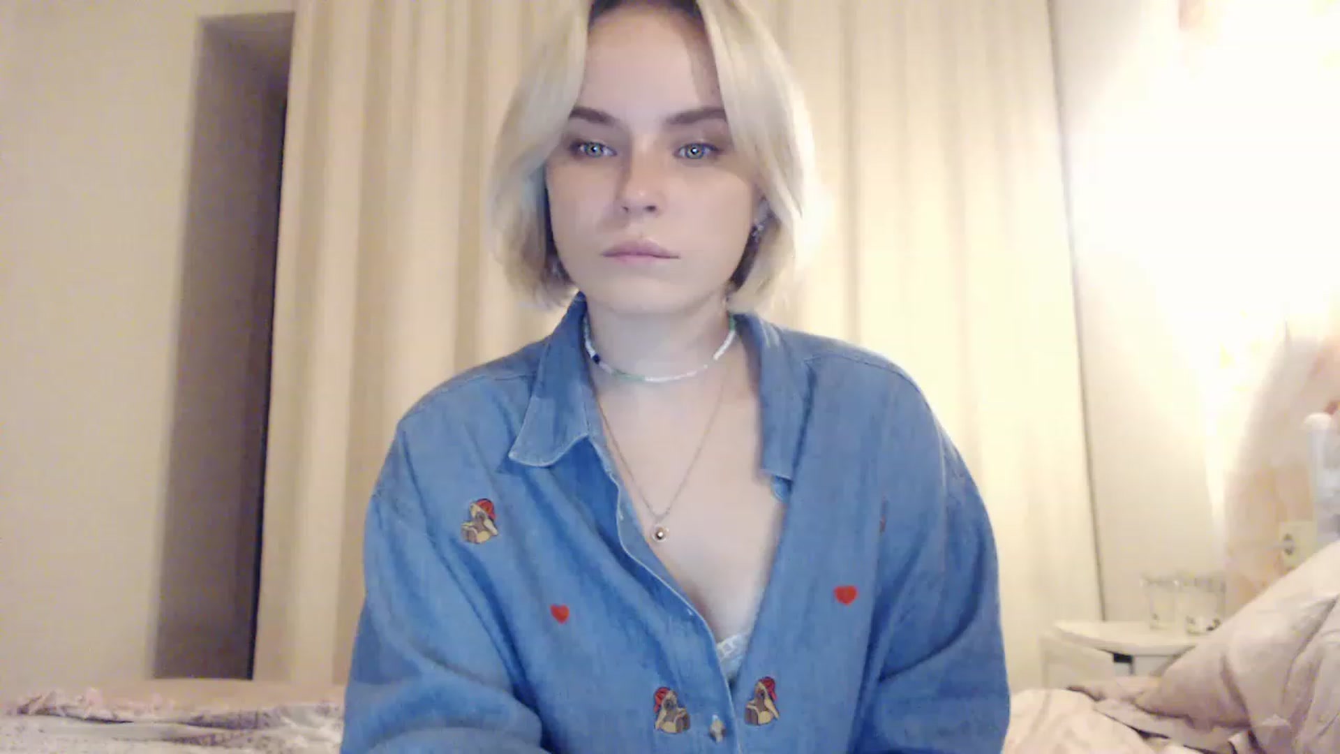 Gallery image thumbnail from EMMA_U2's myfreecams stream on, 11/21/2022, 24:58 image 3 of 20