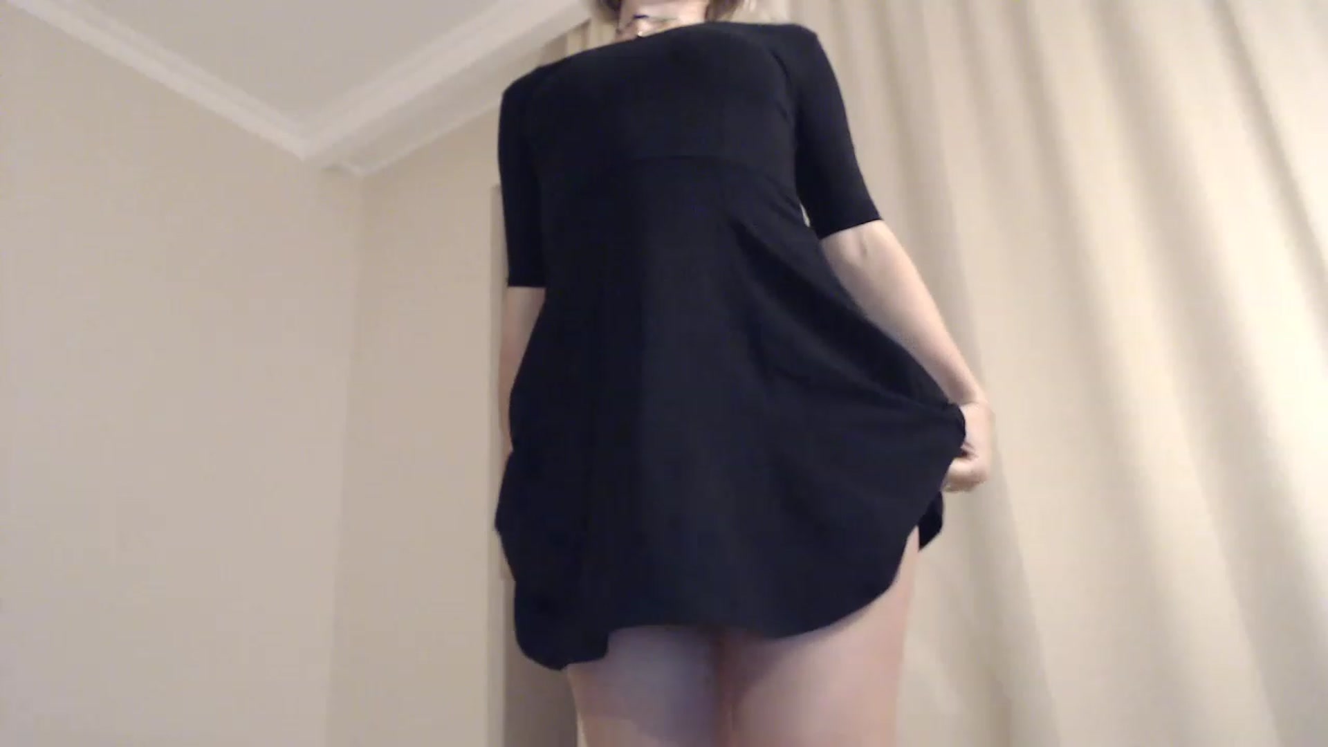 Gallery image thumbnail from EMMA_U2's myfreecams stream on, 11/23/2022, 01:23 image 6 of 20