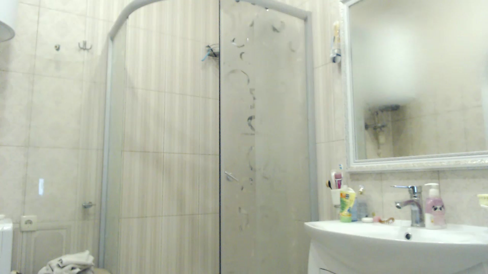 Gallery image thumbnail from EMMA_U2's myfreecams stream on, 11/27/2022, 23:15 image 18 of 20