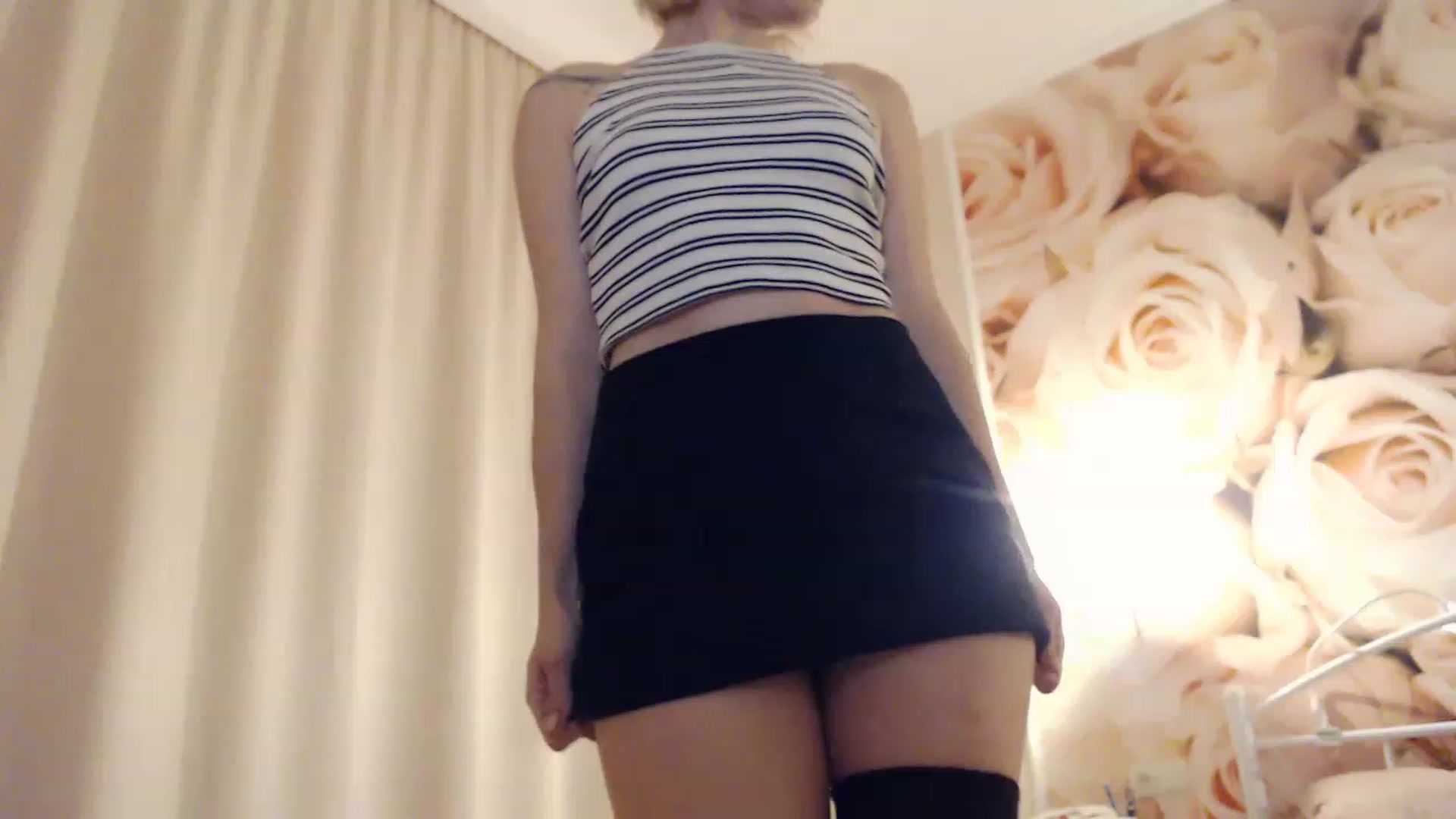 Gallery image thumbnail from EMMA_U2's myfreecams stream on, 12/06/2022, 23:31 image 4 of 20
