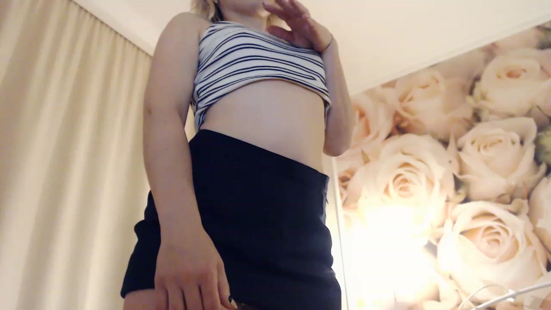 Gallery image thumbnail from EMMA_U2's myfreecams stream on, 12/06/2022, 23:31 image 15 of 20