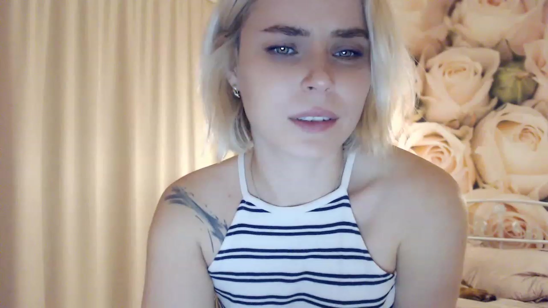 Gallery image thumbnail from EMMA_U2's myfreecams stream on, 12/07/2022, 24:10 image 8 of 20