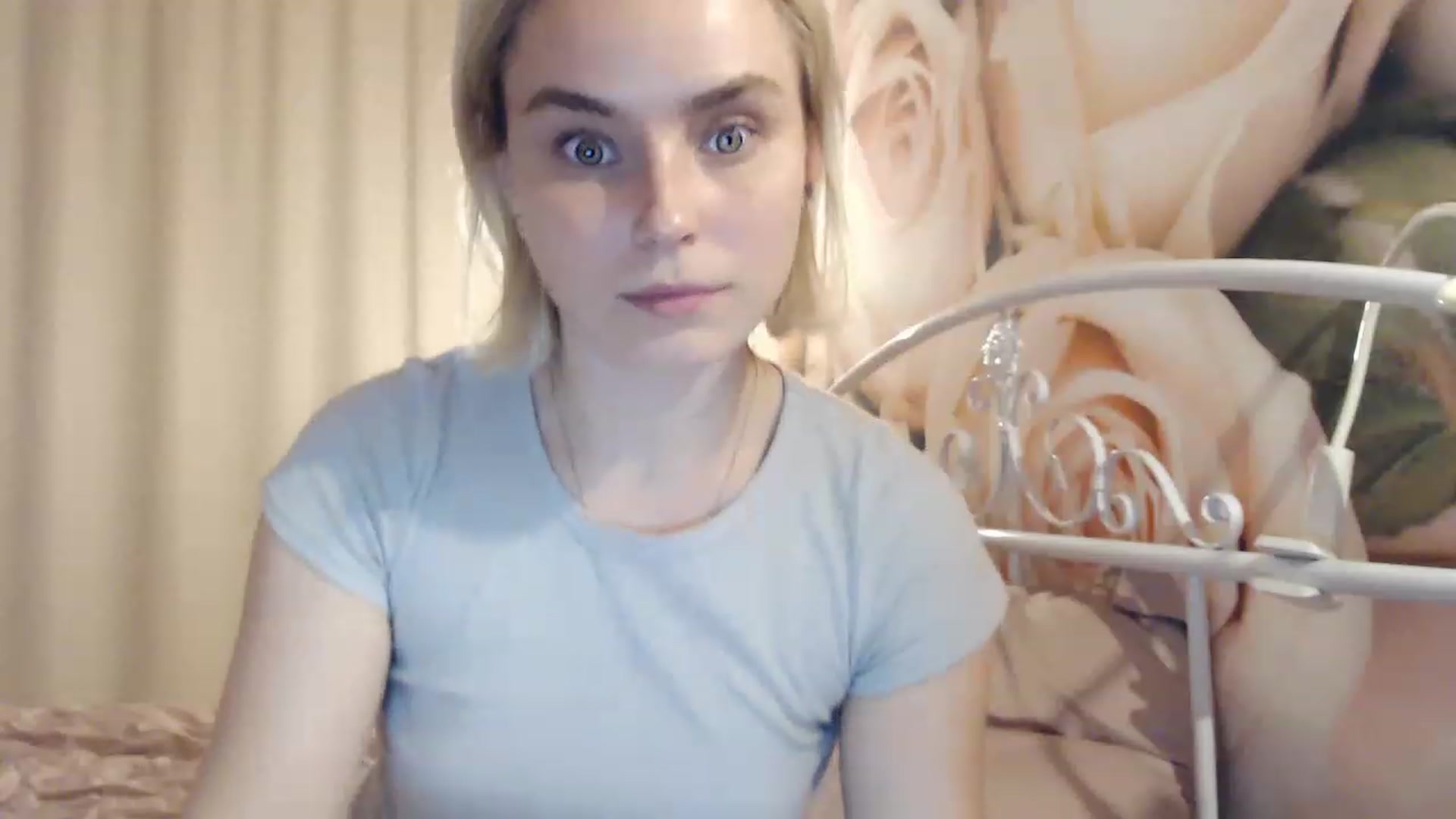 Gallery image thumbnail from EMMA_U2's myfreecams stream on, 12/22/2022, 24:56 image 8 of 20