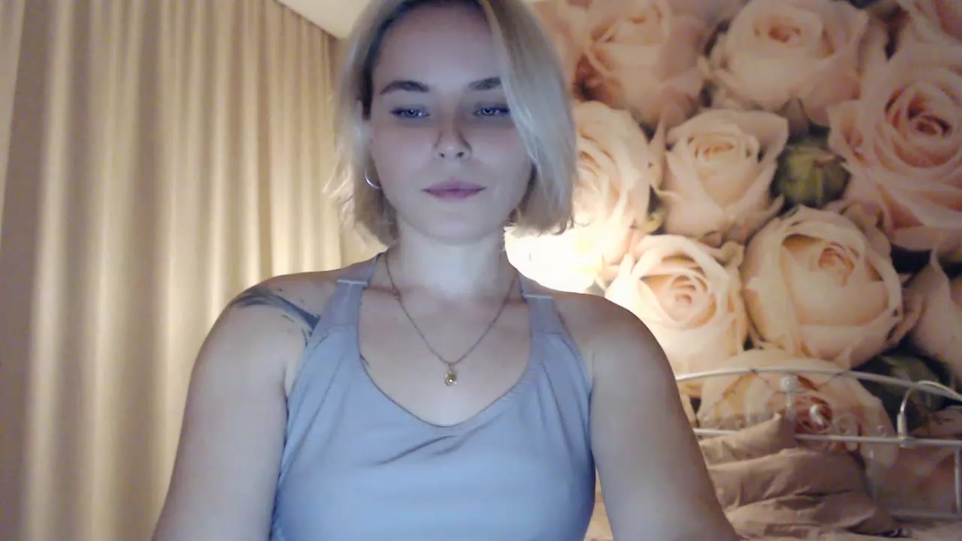 Gallery image thumbnail from EMMA_U2's myfreecams stream on, 12/27/2022, 02:18 image 3 of 20