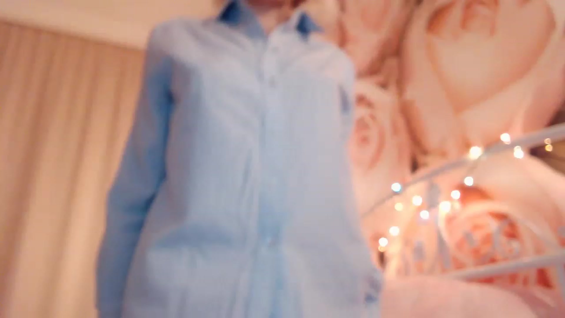 Gallery image thumbnail from EMMA_U2's myfreecams stream on, 12/29/2022, 24:33 image 14 of 20