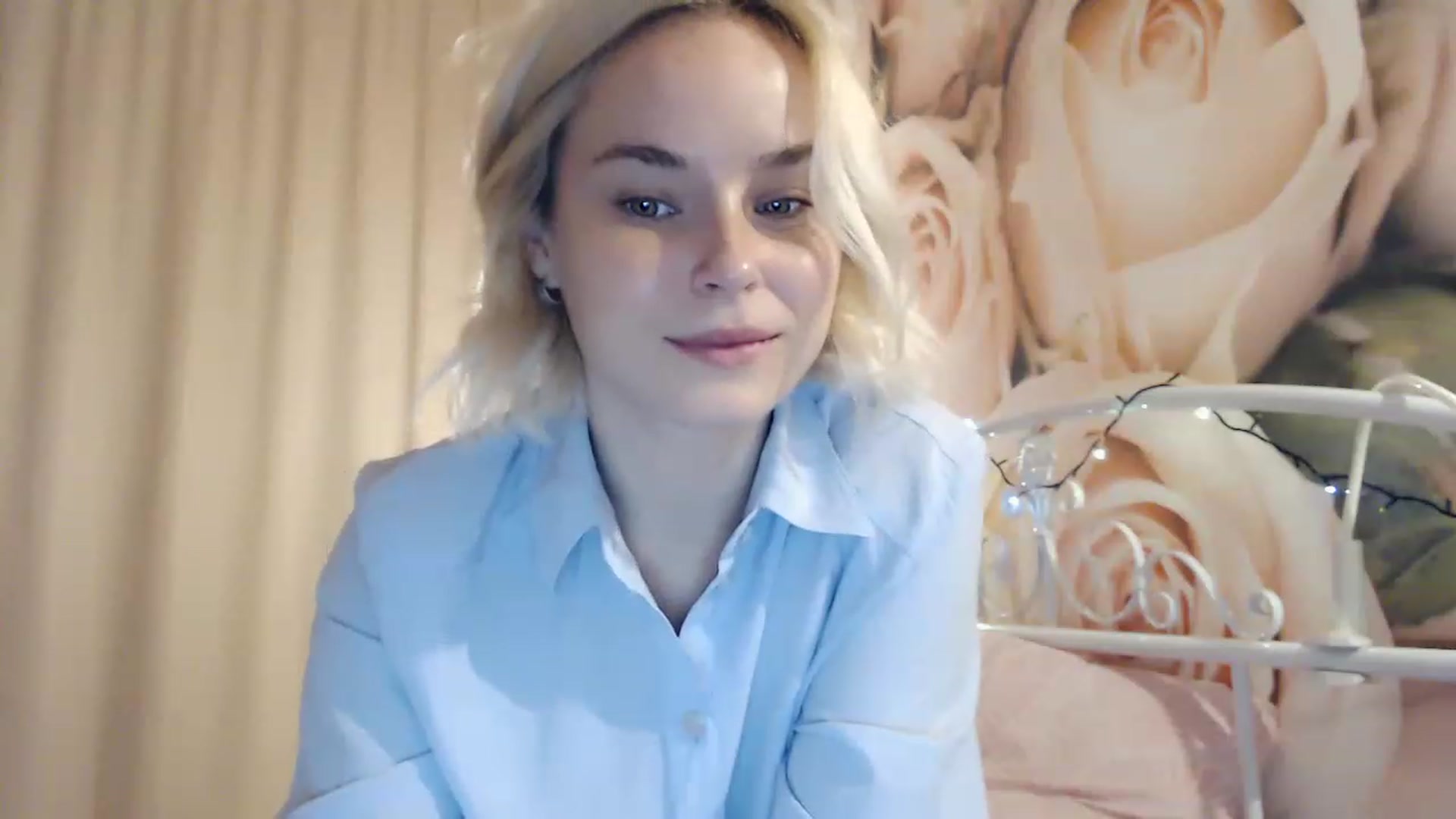 Gallery image thumbnail from EMMA_U2's myfreecams stream on, 12/29/2022, 24:41 image 14 of 20