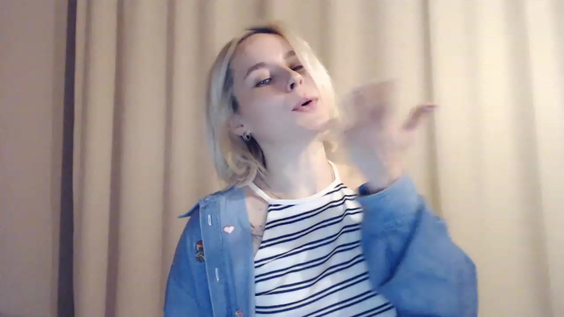 Gallery image thumbnail from EMMA_U2's myfreecams stream on, 12/30/2022, 01:13 image 2 of 20