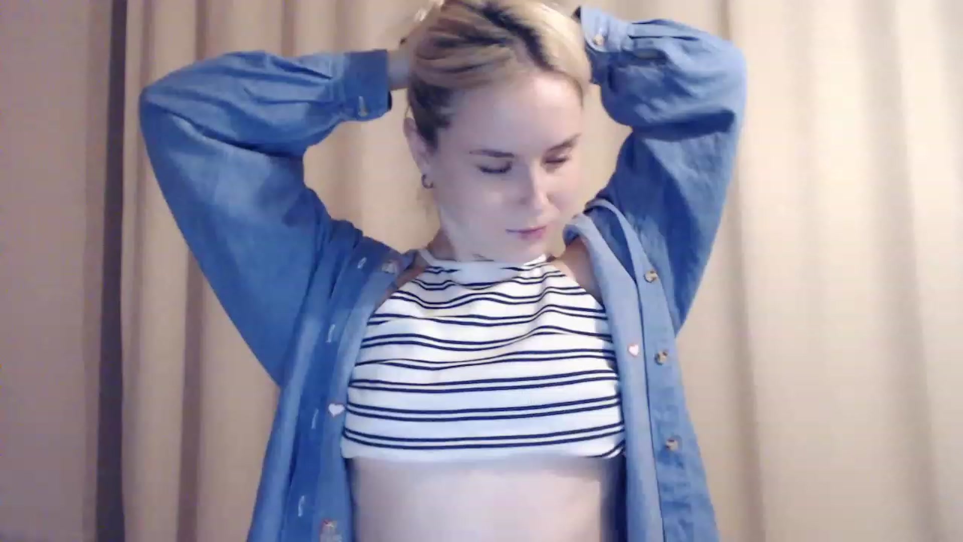 Gallery image thumbnail from EMMA_U2's myfreecams stream on, 12/30/2022, 01:13 image 1 of 20