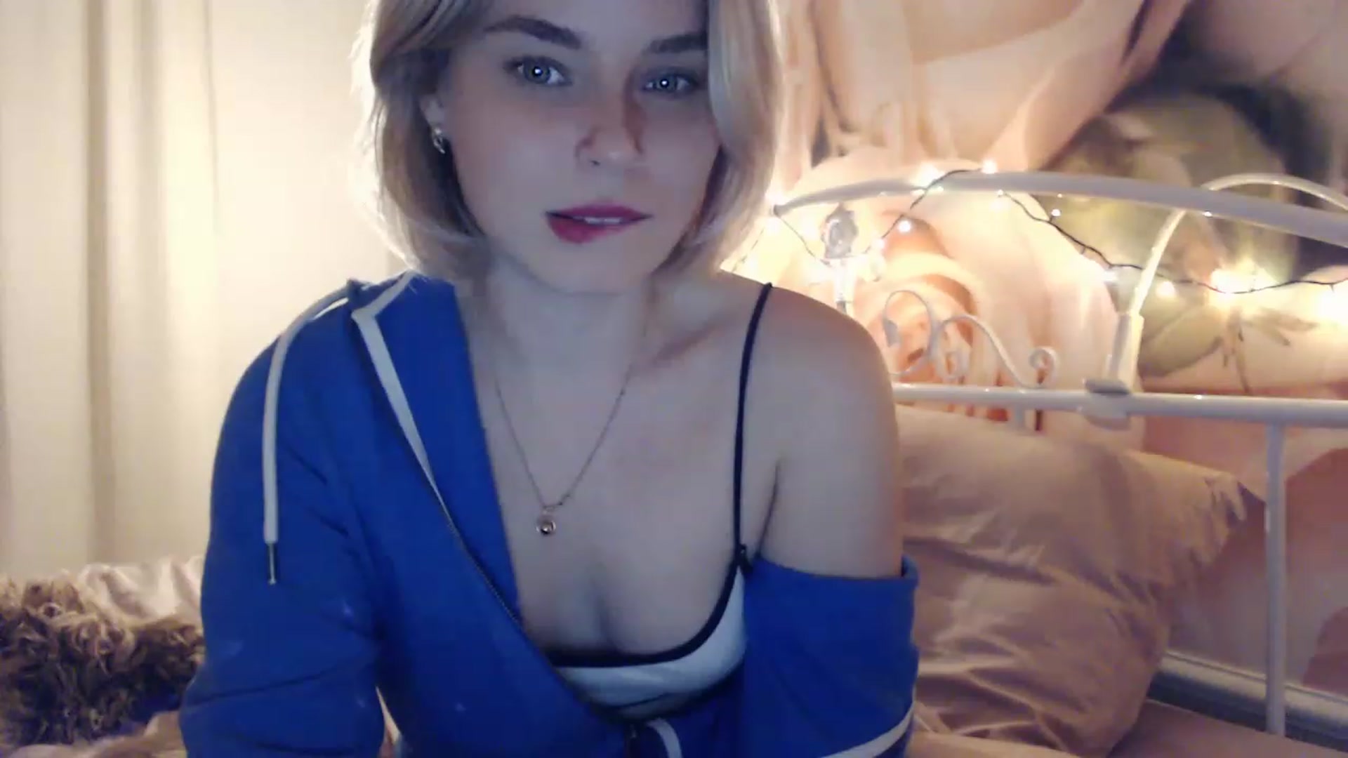 Gallery image thumbnail from EMMA_U2's myfreecams stream on, 01/11/2023, 01:33 image 18 of 20