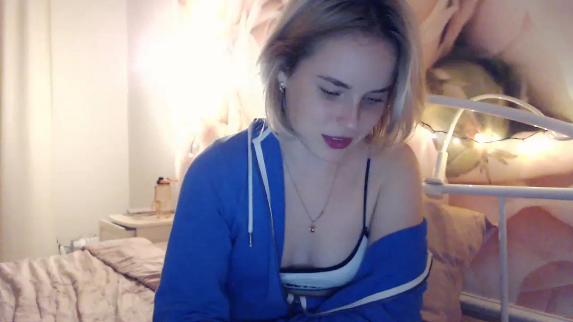 Gallery image thumbnail from EMMA_U2's myfreecams stream on, 01/11/2023, 01:33 image 1 of 20
