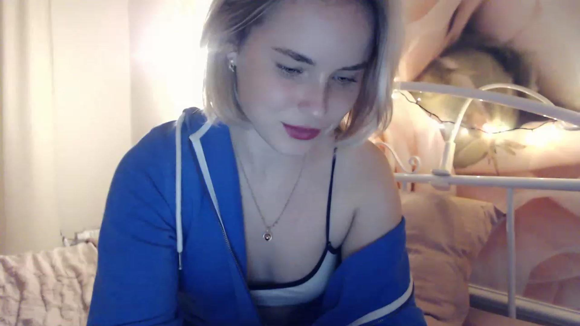 Gallery image thumbnail from EMMA_U2's myfreecams stream on, 01/11/2023, 01:33 image 8 of 20