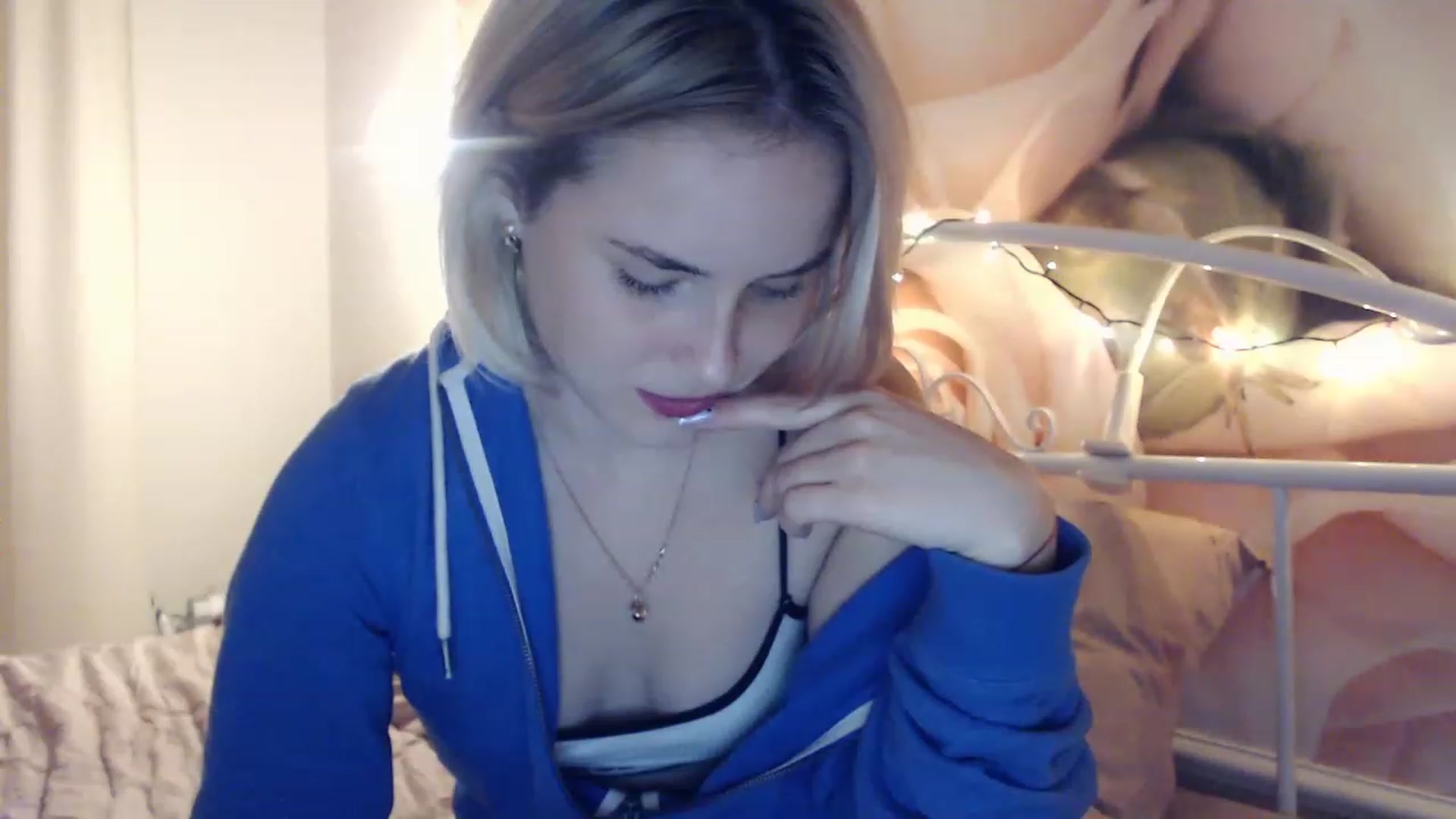 Gallery image thumbnail from EMMA_U2's myfreecams stream on, 01/11/2023, 01:33 image 4 of 20
