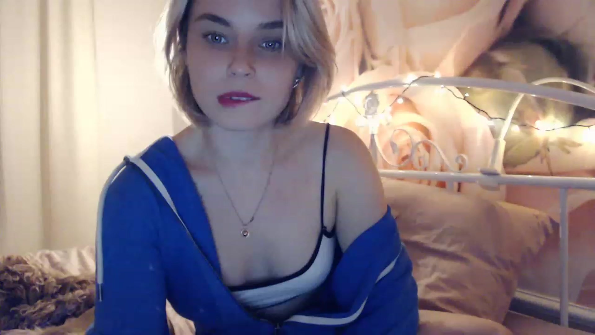 Gallery image thumbnail from EMMA_U2's myfreecams stream on, 01/11/2023, 01:33 image 15 of 20