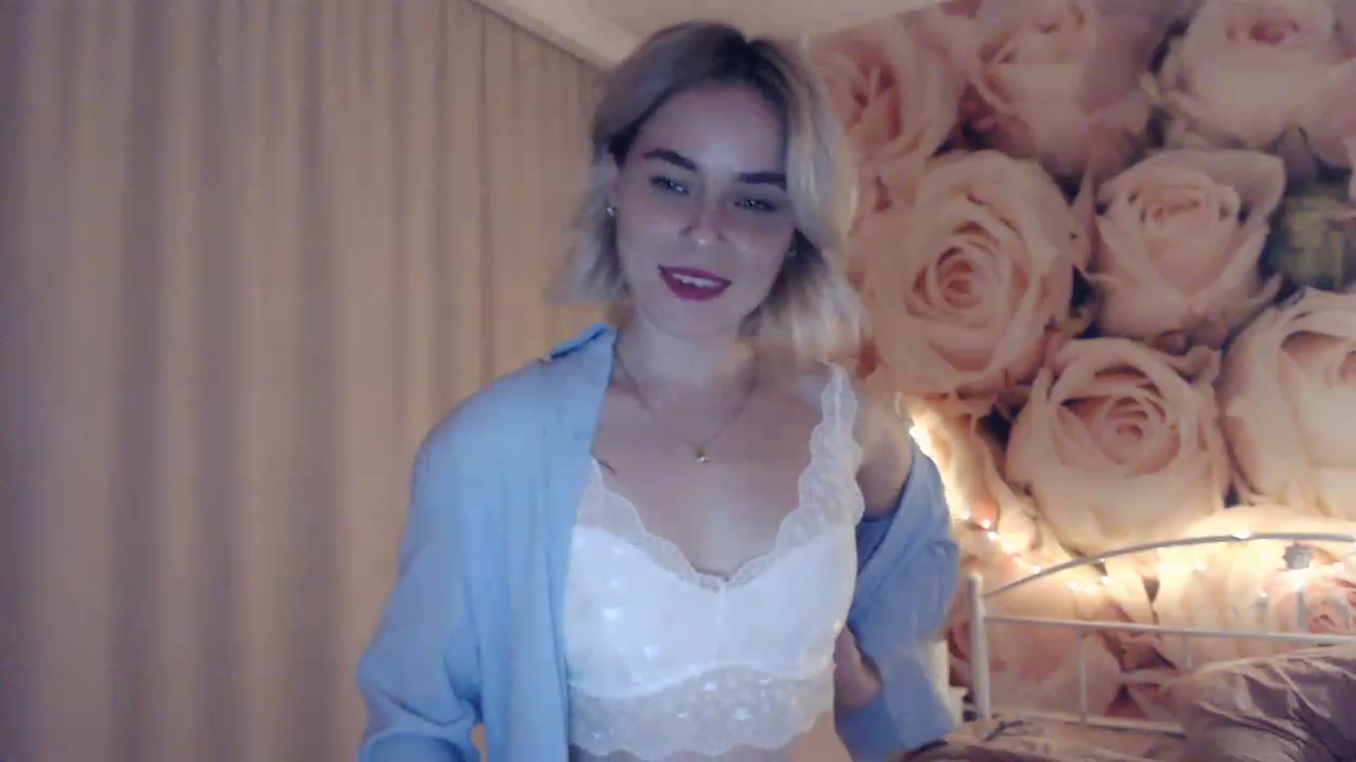 Gallery image thumbnail from EMMA_U2's myfreecams stream on, 01/13/2023, 01:22 image 13 of 20