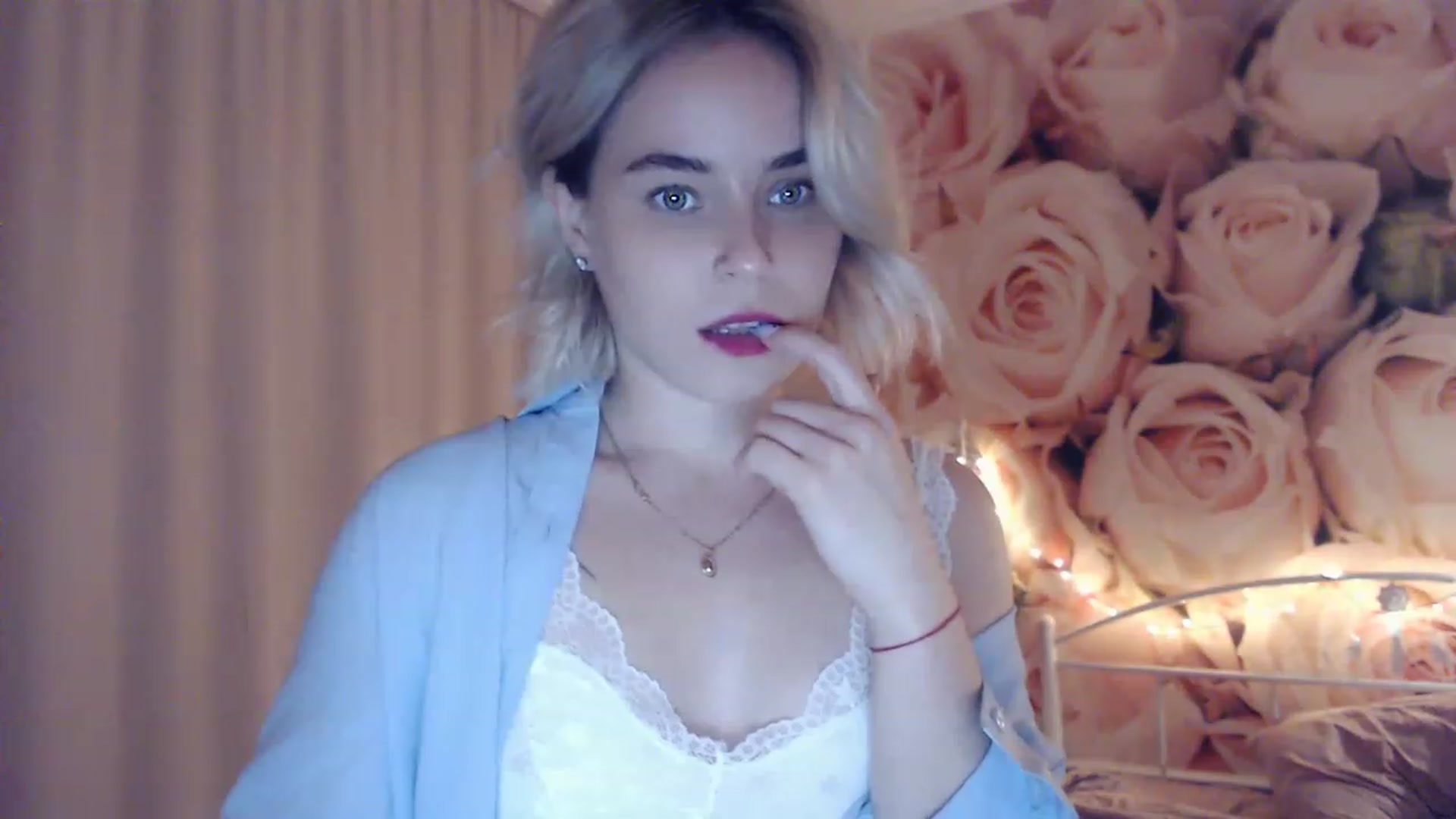 Gallery image thumbnail from EMMA_U2's myfreecams stream on, 01/13/2023, 01:22 image 11 of 20