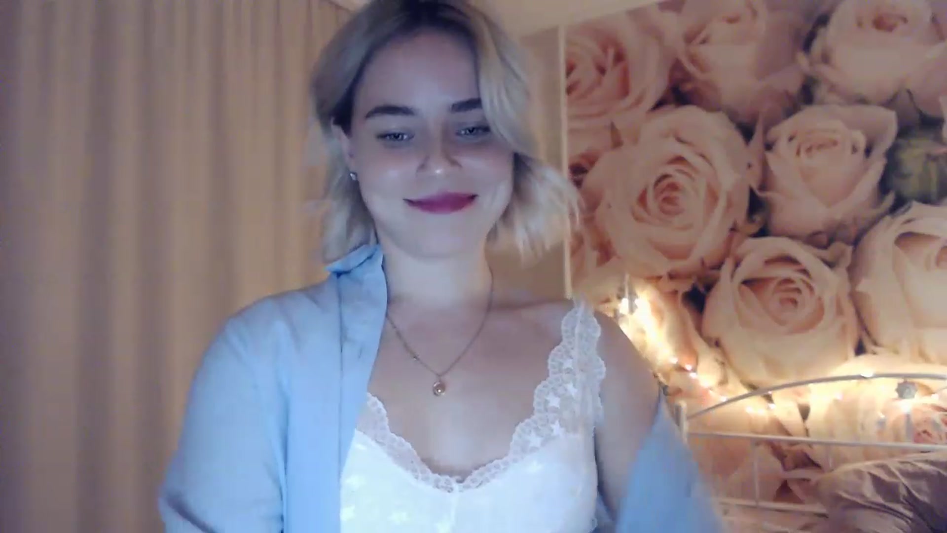 Gallery image thumbnail from EMMA_U2's myfreecams stream on, 01/13/2023, 01:22 image 5 of 20