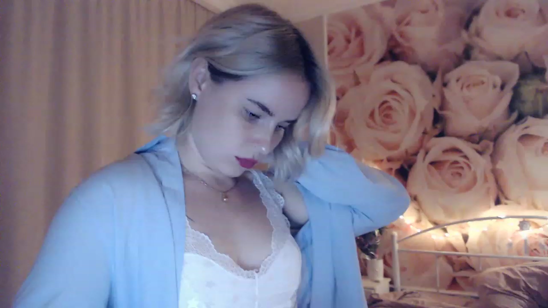 Gallery image thumbnail from EMMA_U2's myfreecams stream on, 01/13/2023, 01:22 image 9 of 20