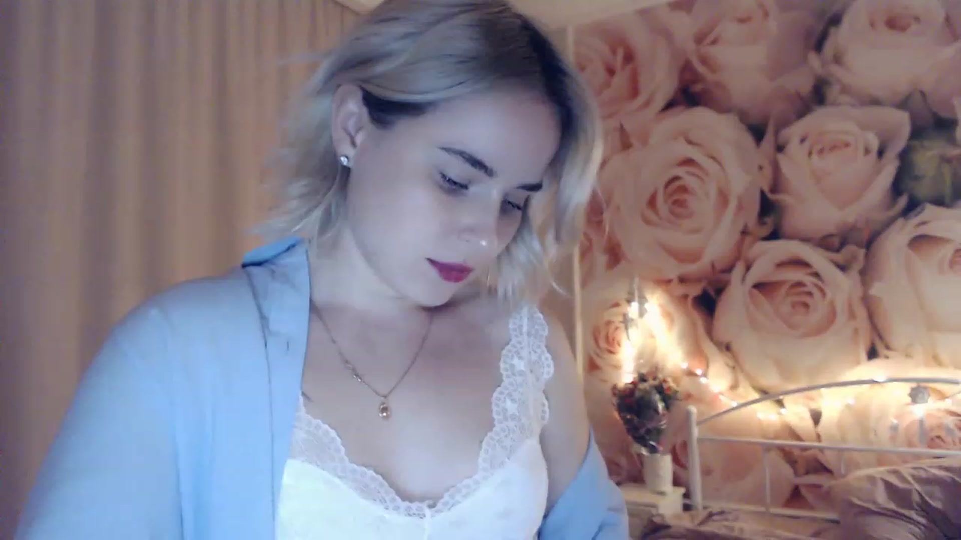 Gallery image thumbnail from EMMA_U2's myfreecams stream on, 01/13/2023, 01:22 image 8 of 20