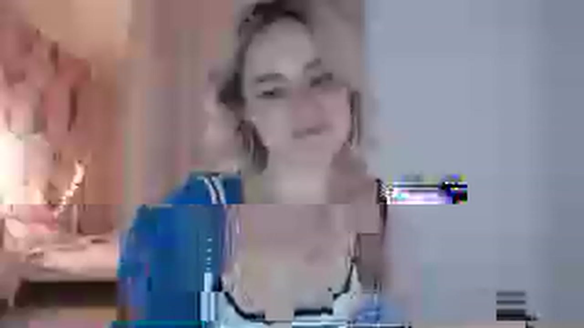 Gallery image thumbnail from EMMA_U2's myfreecams stream on, 01/21/2023, 15:29 image 6 of 20