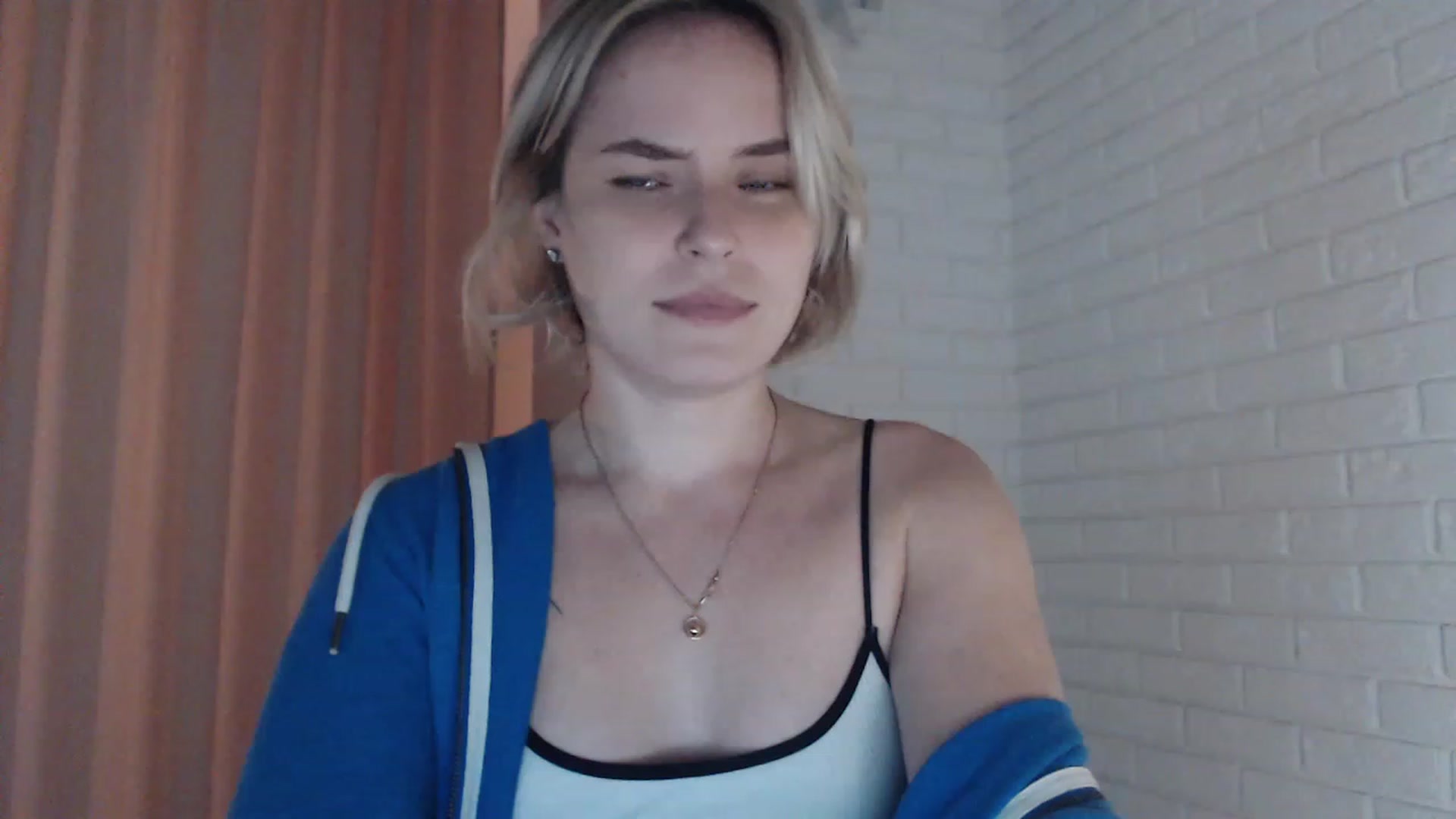 Gallery image thumbnail from EMMA_U2's myfreecams stream on, 01/27/2023, 18:48 image 10 of 20