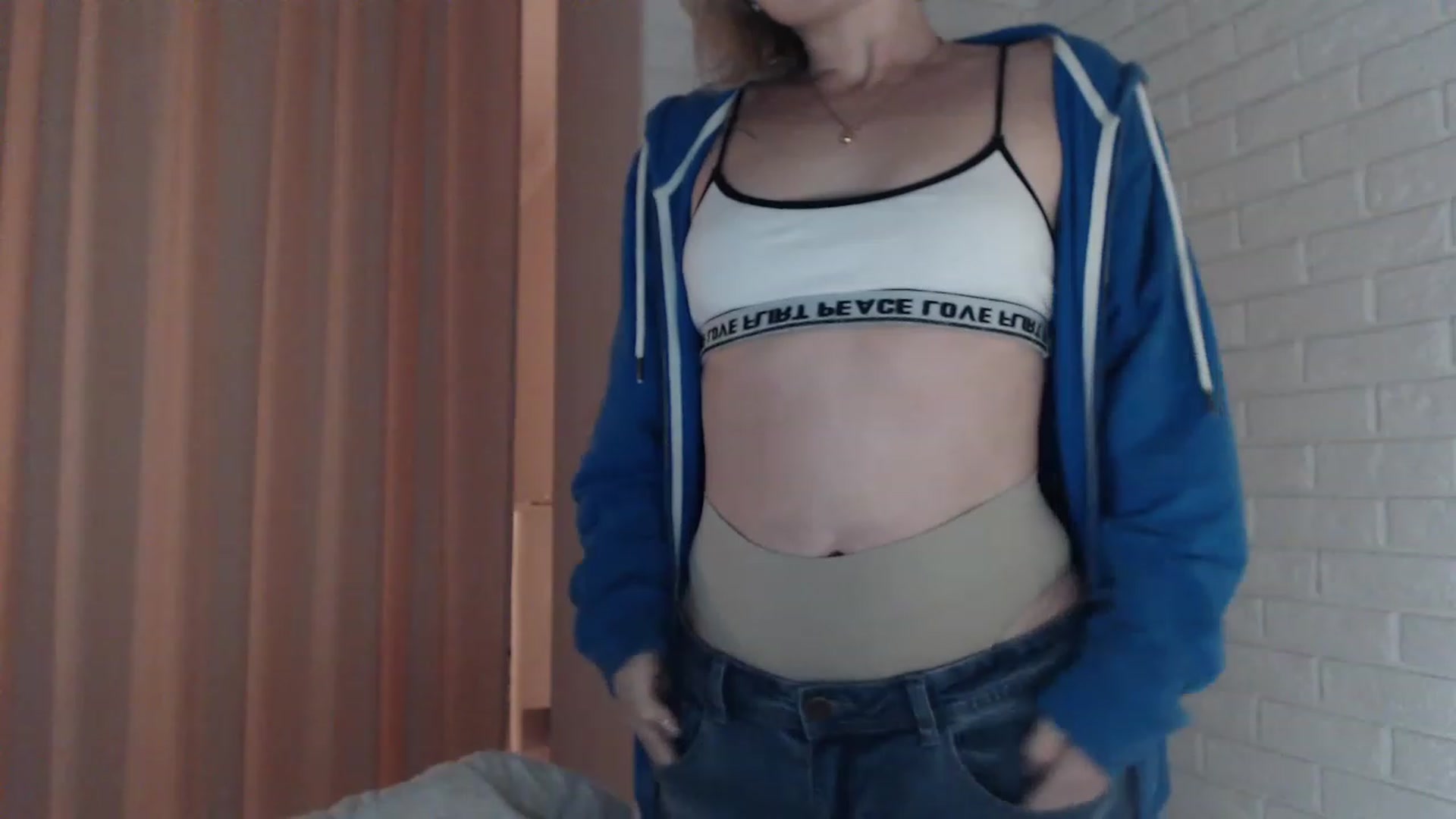 Gallery image thumbnail from EMMA_U2's myfreecams stream on, 01/27/2023, 18:48 image 3 of 20