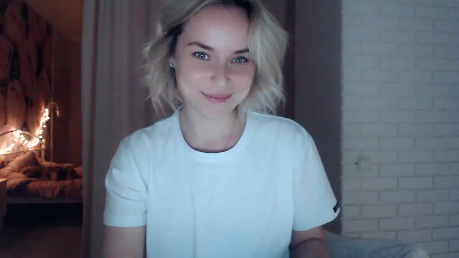 Gallery image thumbnail from EMMA_U2's myfreecams stream on, 01/30/2023, 01:52 image 16 of 20