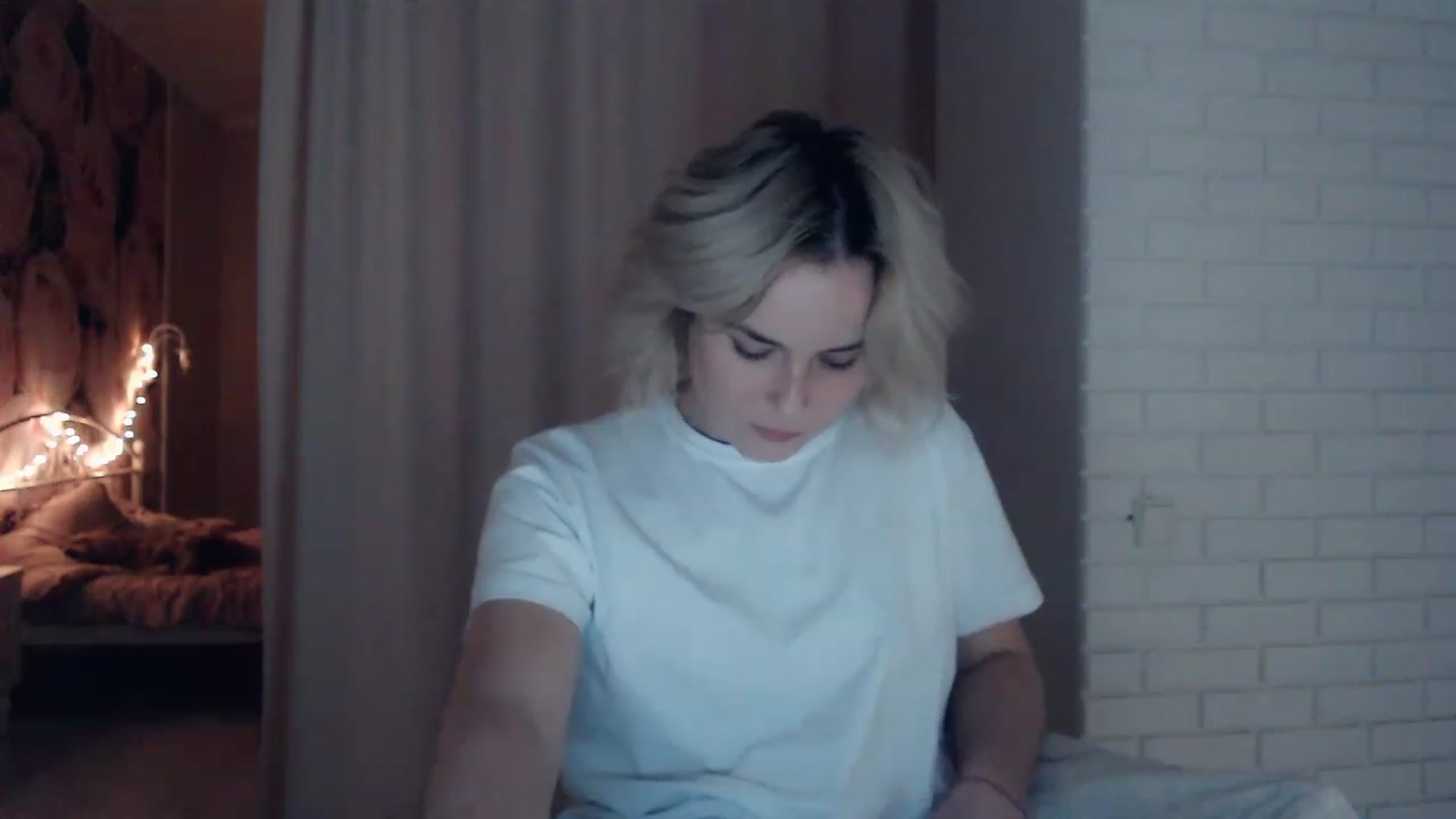 Gallery image thumbnail from EMMA_U2's myfreecams stream on, 01/30/2023, 01:52 image 18 of 20
