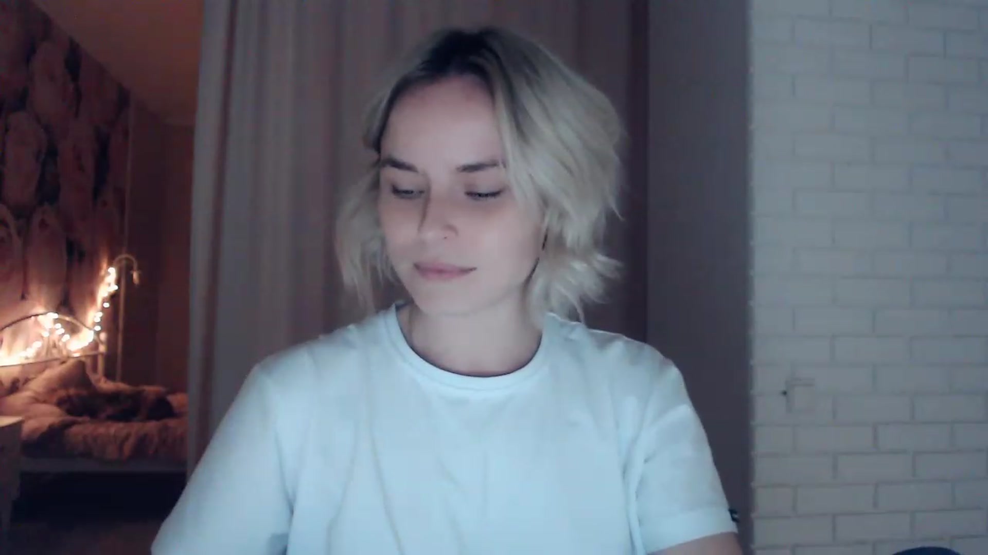 Gallery image thumbnail from EMMA_U2's myfreecams stream on, 01/30/2023, 01:52 image 8 of 20