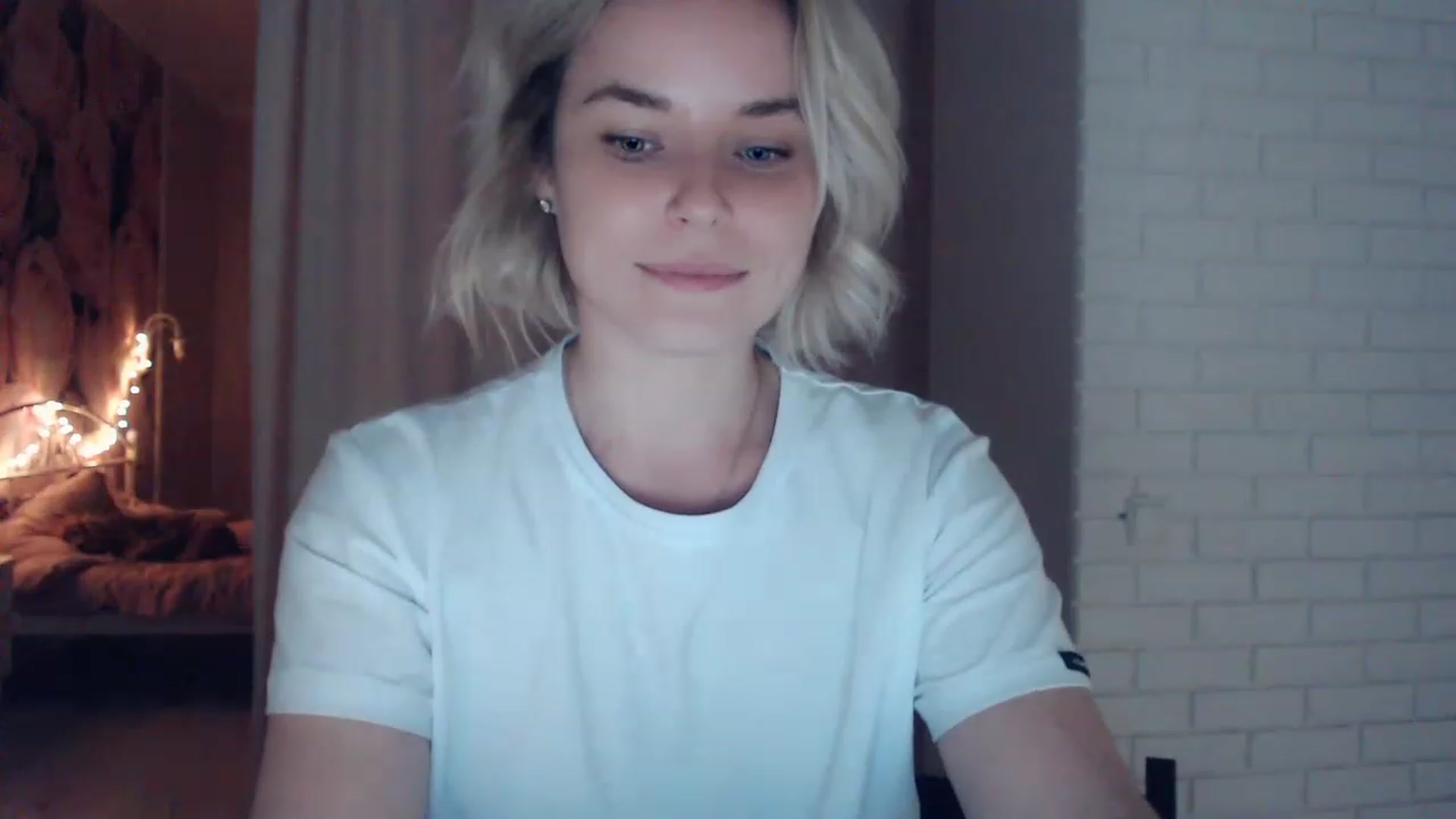 Gallery image thumbnail from EMMA_U2's myfreecams stream on, 01/30/2023, 01:52 image 11 of 20
