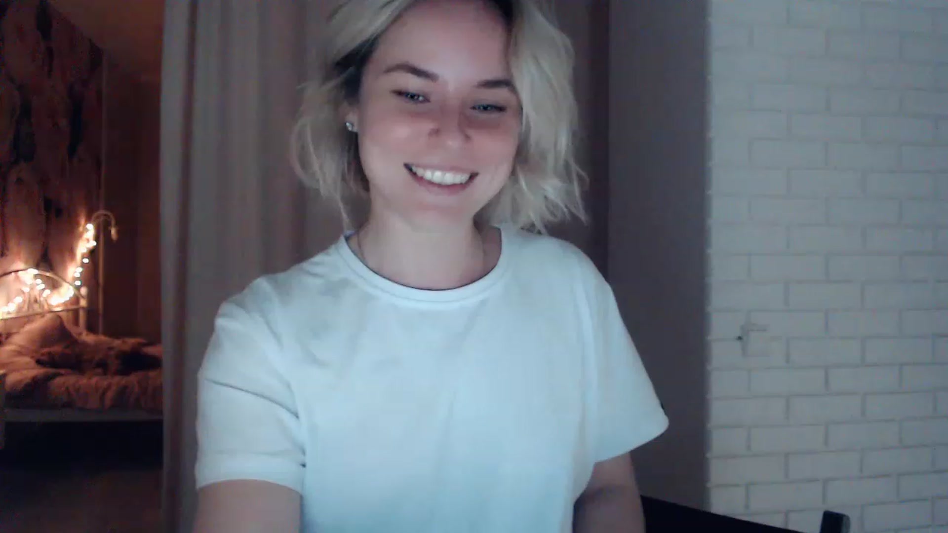 Gallery image thumbnail from EMMA_U2's myfreecams stream on, 01/30/2023, 03:11 image 2 of 20