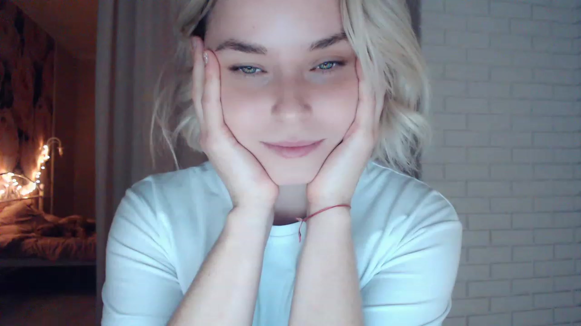 Gallery image thumbnail from EMMA_U2's myfreecams stream on, 01/30/2023, 03:11 image 20 of 20