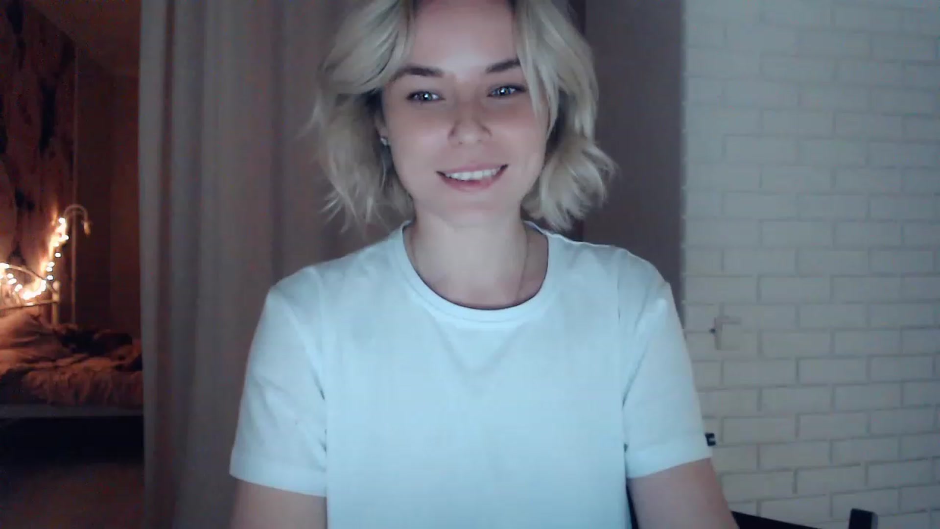 Gallery image thumbnail from EMMA_U2's myfreecams stream on, 01/30/2023, 03:11 image 9 of 20