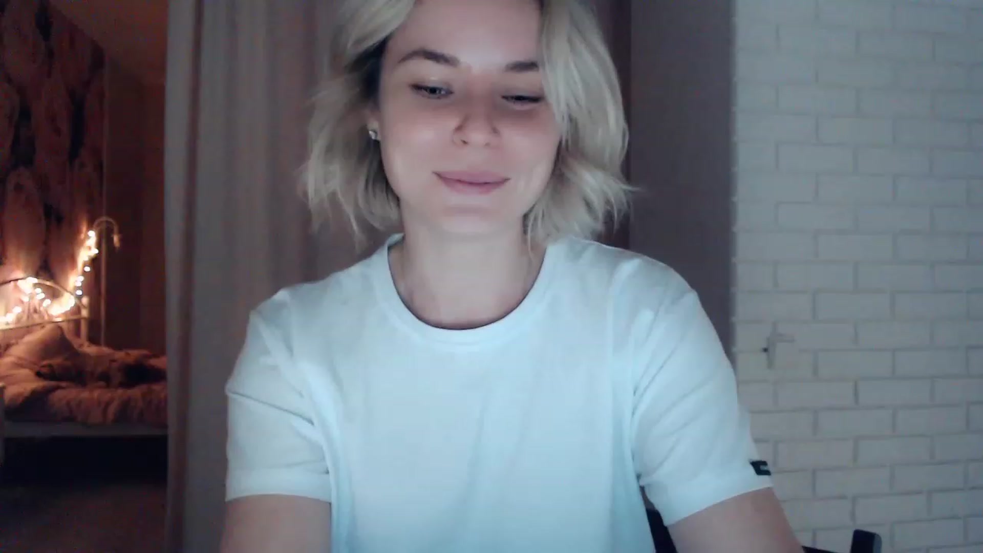 Gallery image thumbnail from EMMA_U2's myfreecams stream on, 01/30/2023, 03:11 image 1 of 20