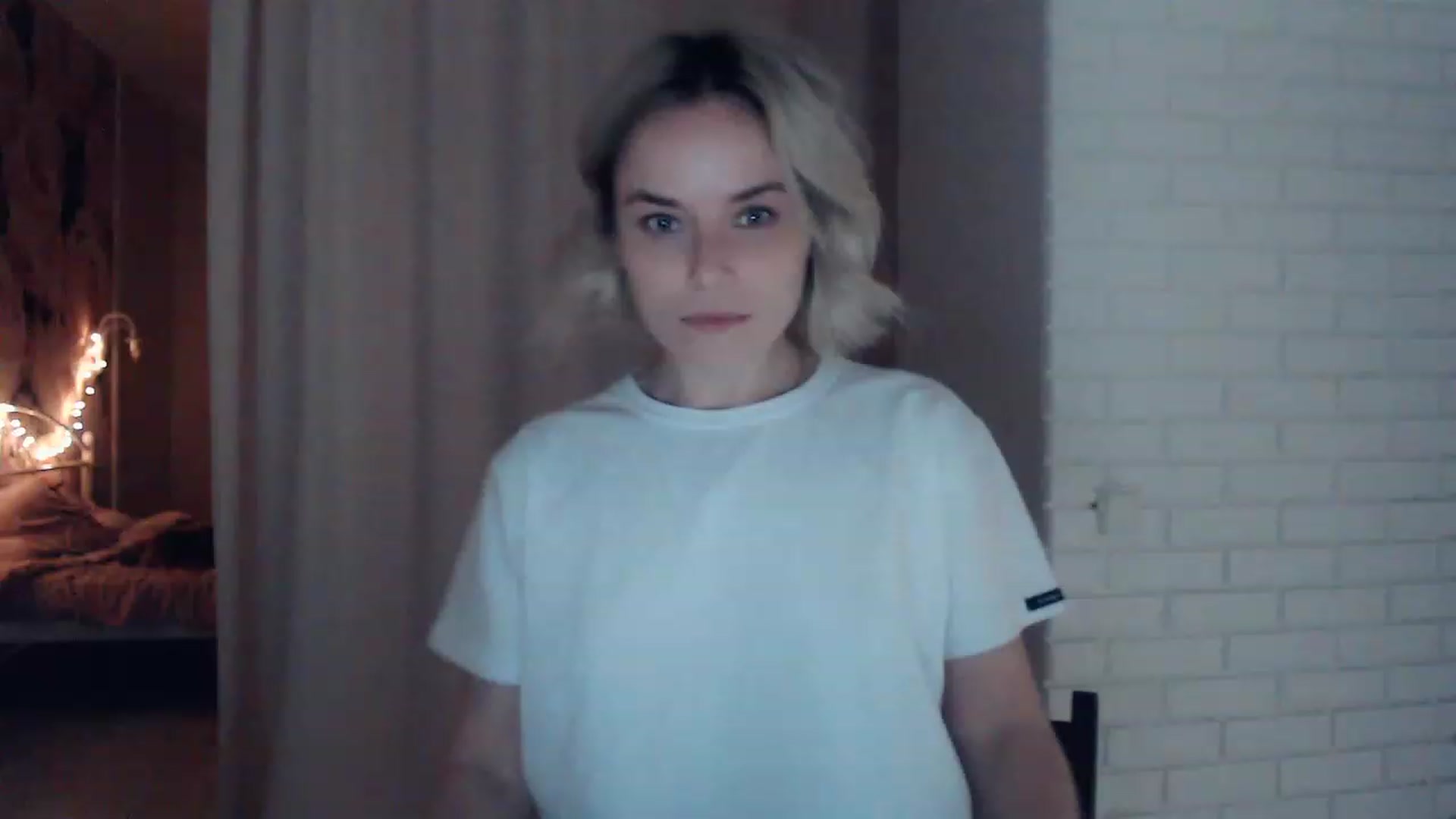 Gallery image thumbnail from EMMA_U2's myfreecams stream on, 01/30/2023, 03:11 image 12 of 20