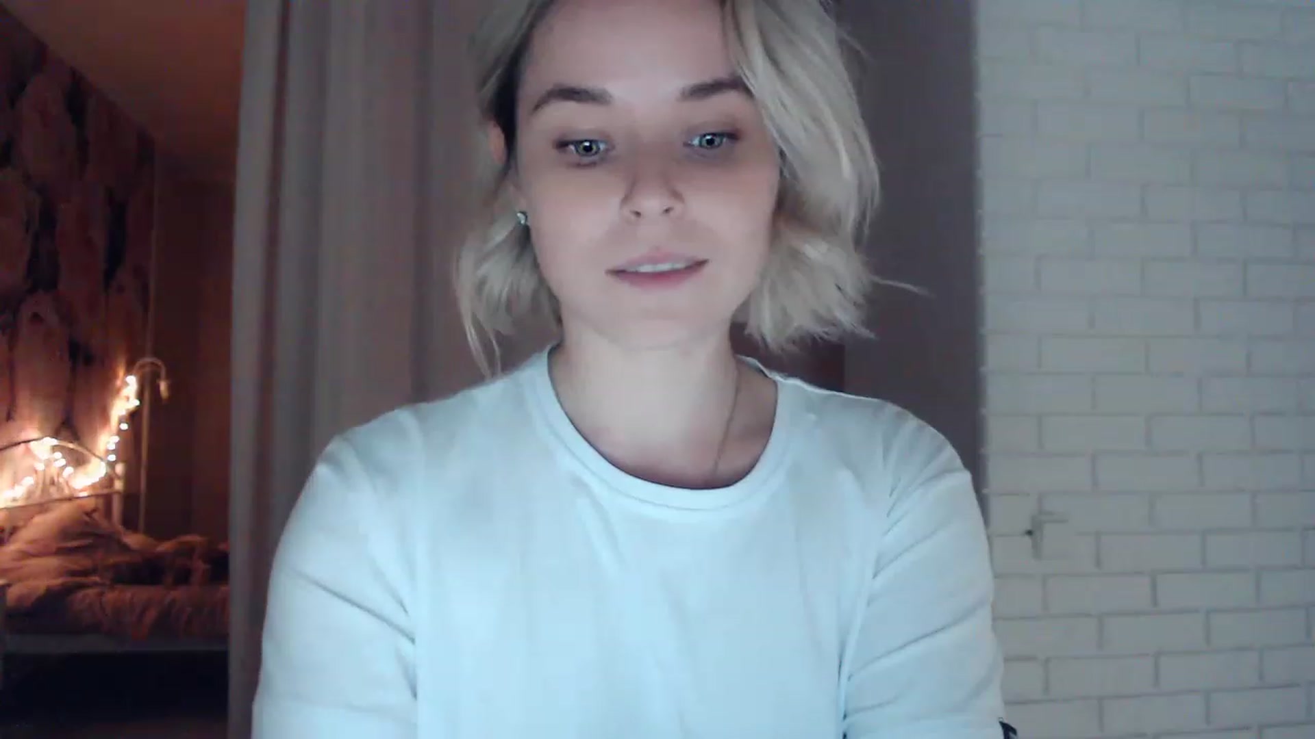 Gallery image thumbnail from EMMA_U2's myfreecams stream on, 01/30/2023, 03:11 image 16 of 20
