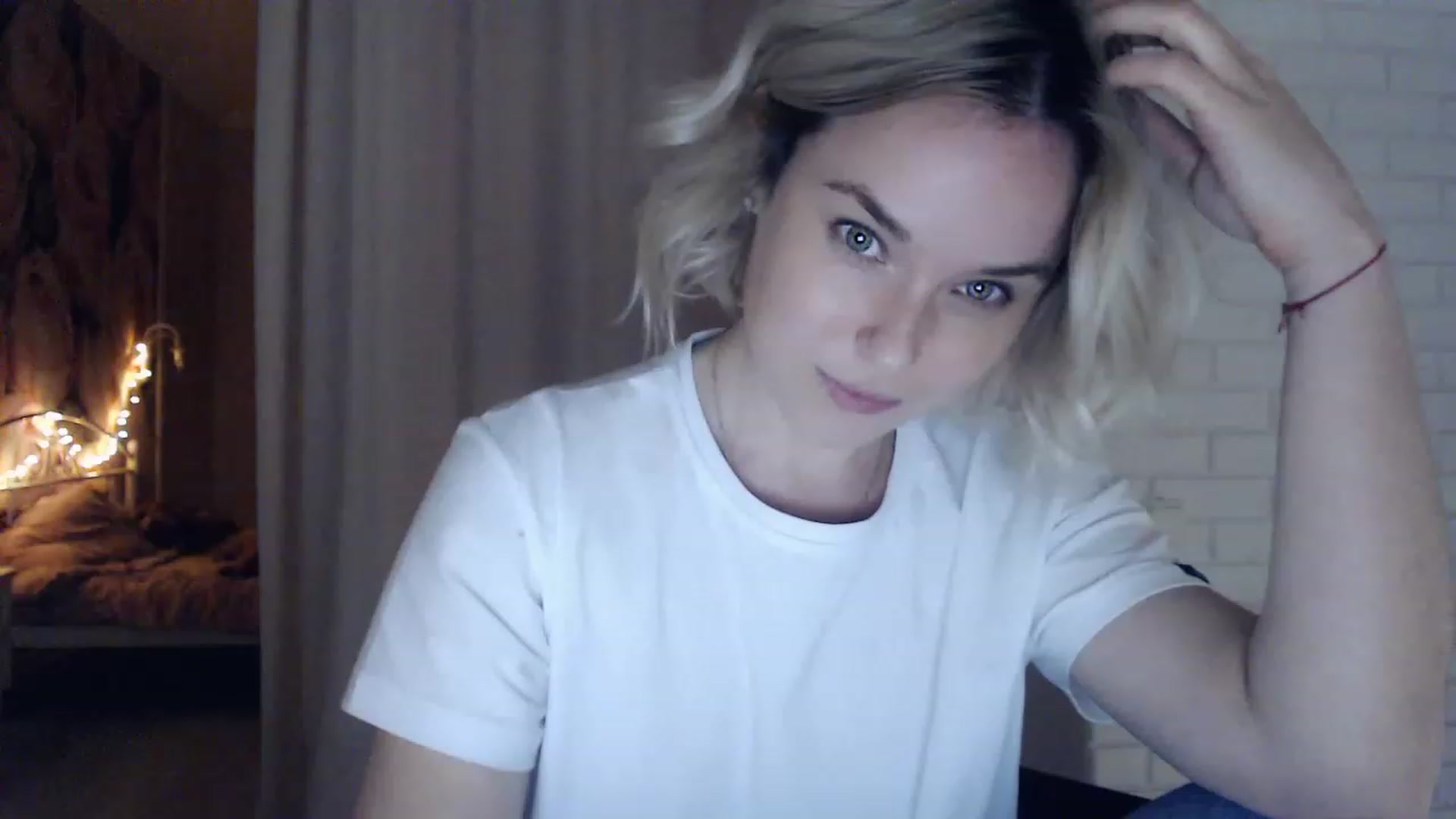 Gallery image thumbnail from EMMA_U2's myfreecams stream on, 01/30/2023, 03:11 image 7 of 20