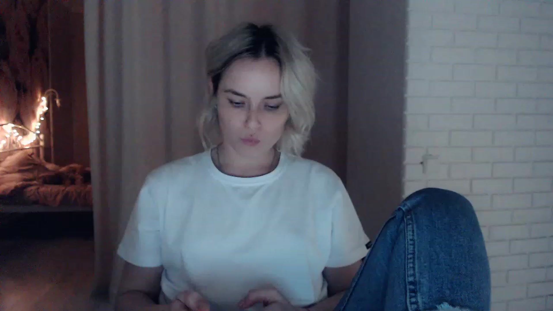 Gallery image thumbnail from EMMA_U2's myfreecams stream on, 01/30/2023, 03:11 image 18 of 20