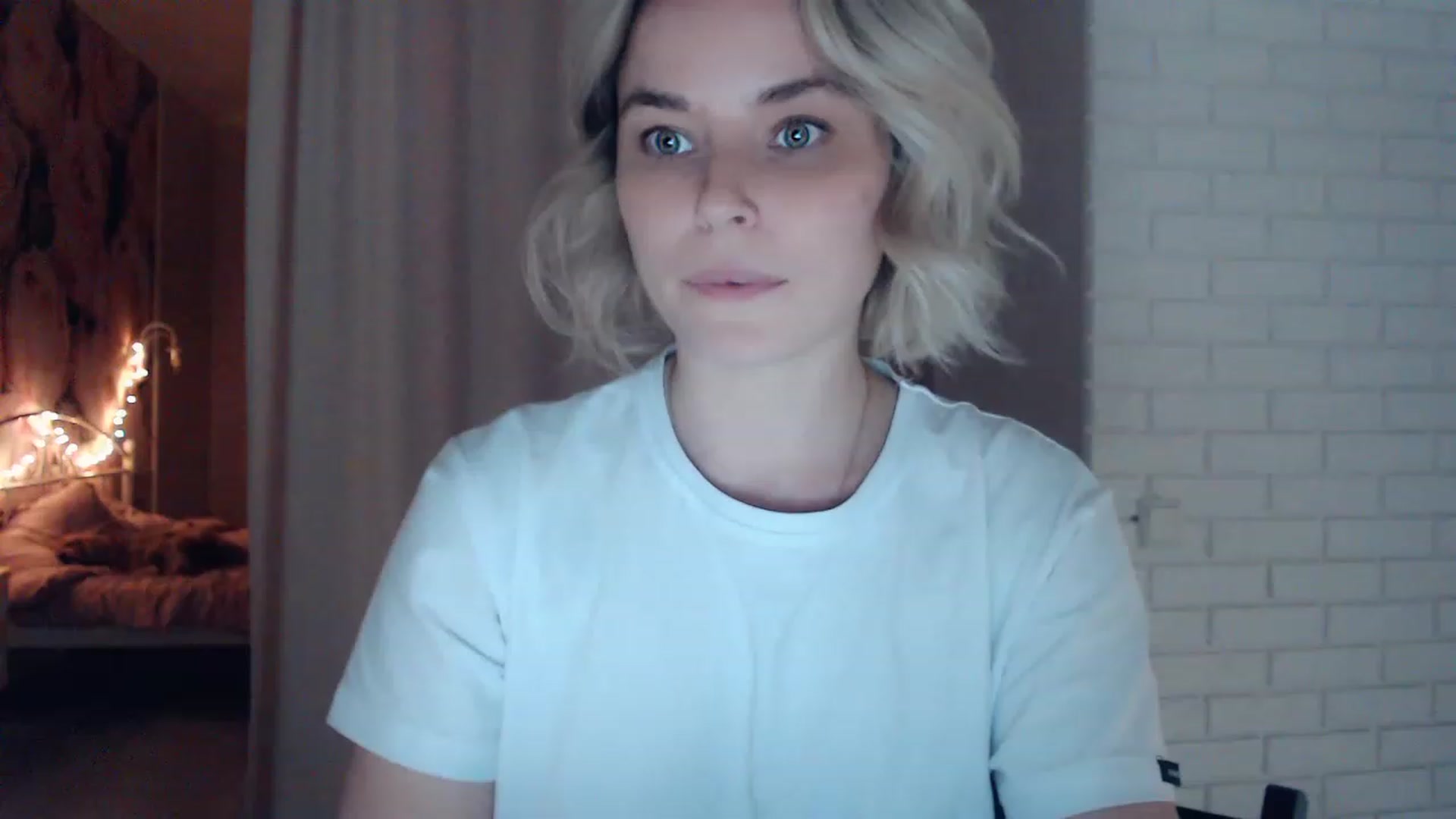 Gallery image thumbnail from EMMA_U2's myfreecams stream on, 01/30/2023, 03:11 image 3 of 20