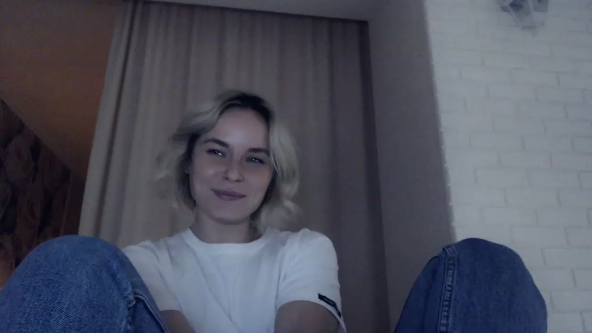 Gallery image thumbnail from EMMA_U2's myfreecams stream on, 01/30/2023, 03:11 image 14 of 20
