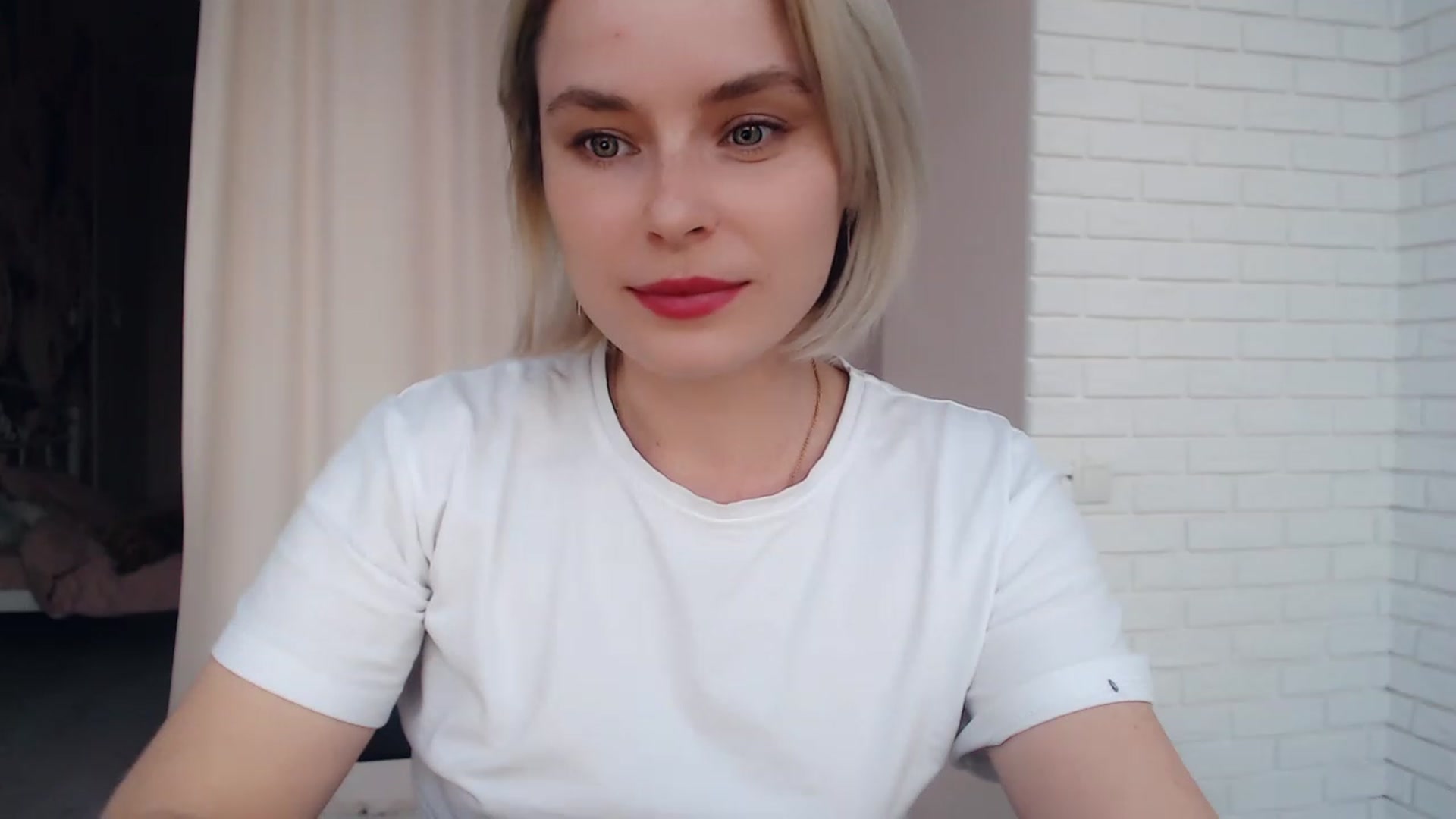 Gallery image thumbnail from EMMA_U2's myfreecams stream on, 02/17/2023, 15:44 image 11 of 20