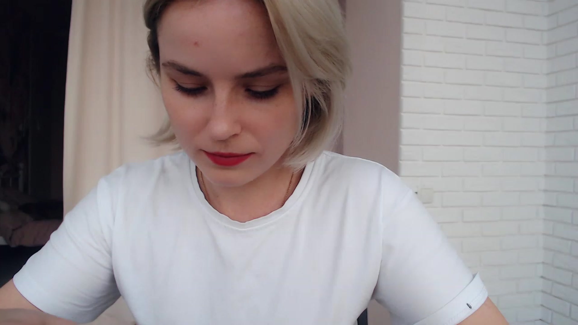 Gallery image thumbnail from EMMA_U2's myfreecams stream on, 02/17/2023, 15:44 image 3 of 20