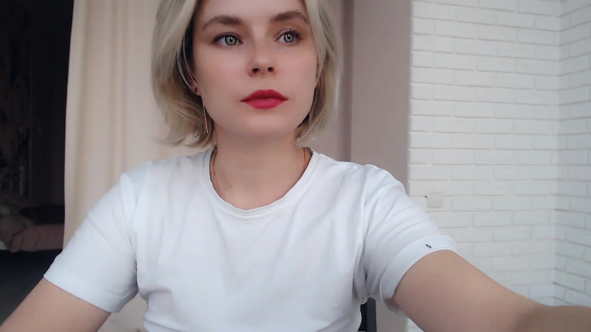 Gallery image thumbnail from EMMA_U2's myfreecams stream on, 02/17/2023, 15:44 image 5 of 20