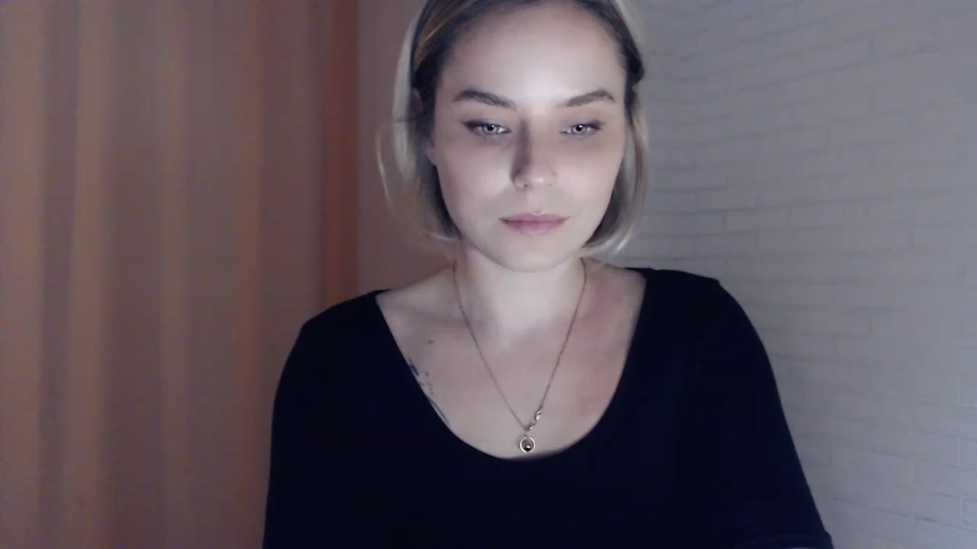 Gallery image thumbnail from EMMA_U2's myfreecams stream on, 02/19/2023, 01:28 image 4 of 20