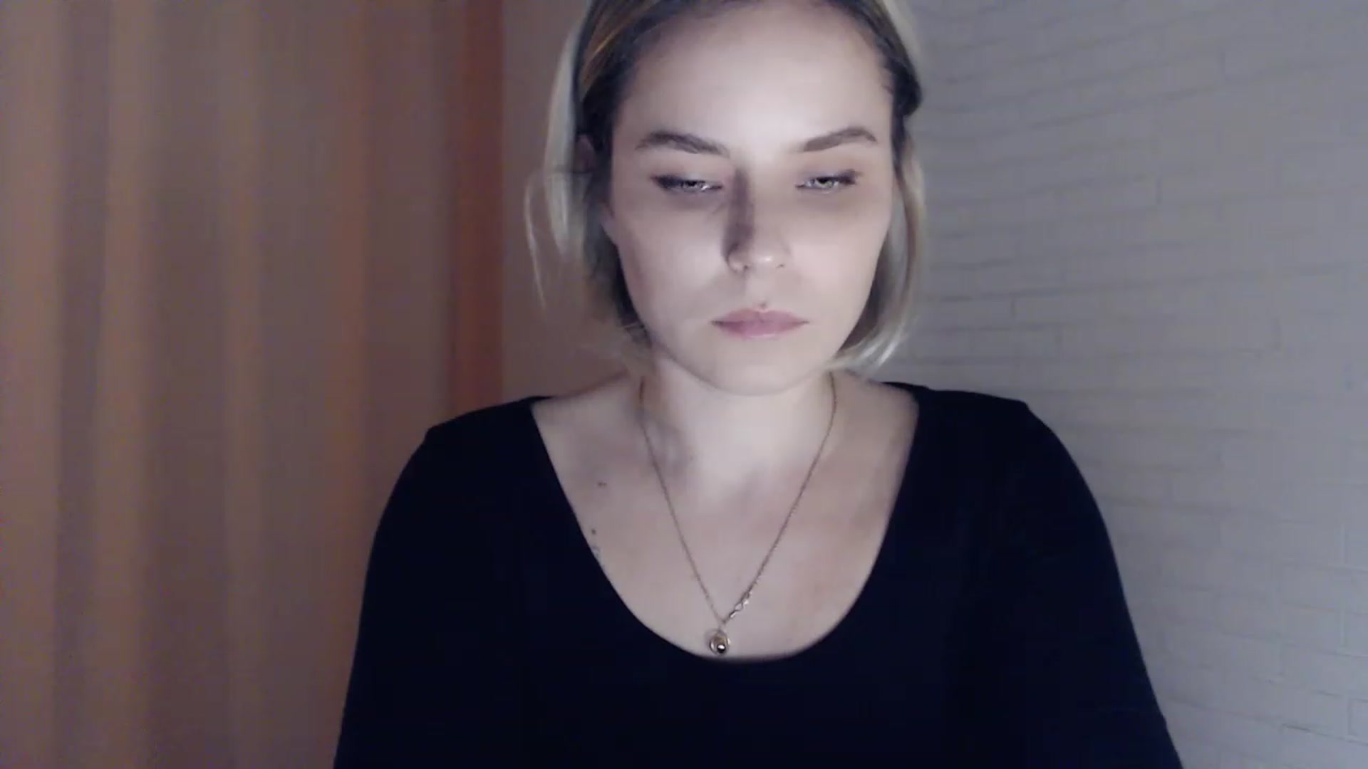 Gallery image thumbnail from EMMA_U2's myfreecams stream on, 02/19/2023, 01:28 image 3 of 20