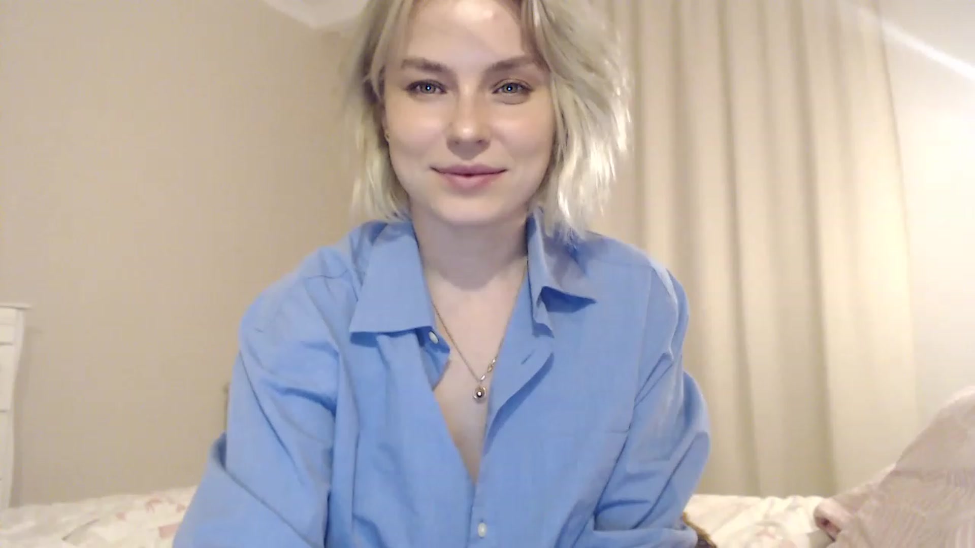 Gallery image thumbnail from EMMA_U2's myfreecams stream on, 02/21/2023, 02:18 image 7 of 20