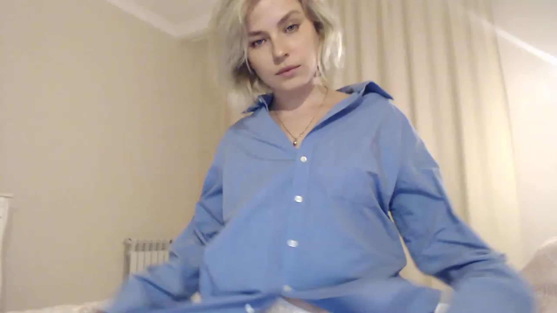 Gallery image thumbnail from EMMA_U2's myfreecams stream on, 02/21/2023, 02:18 image 10 of 20