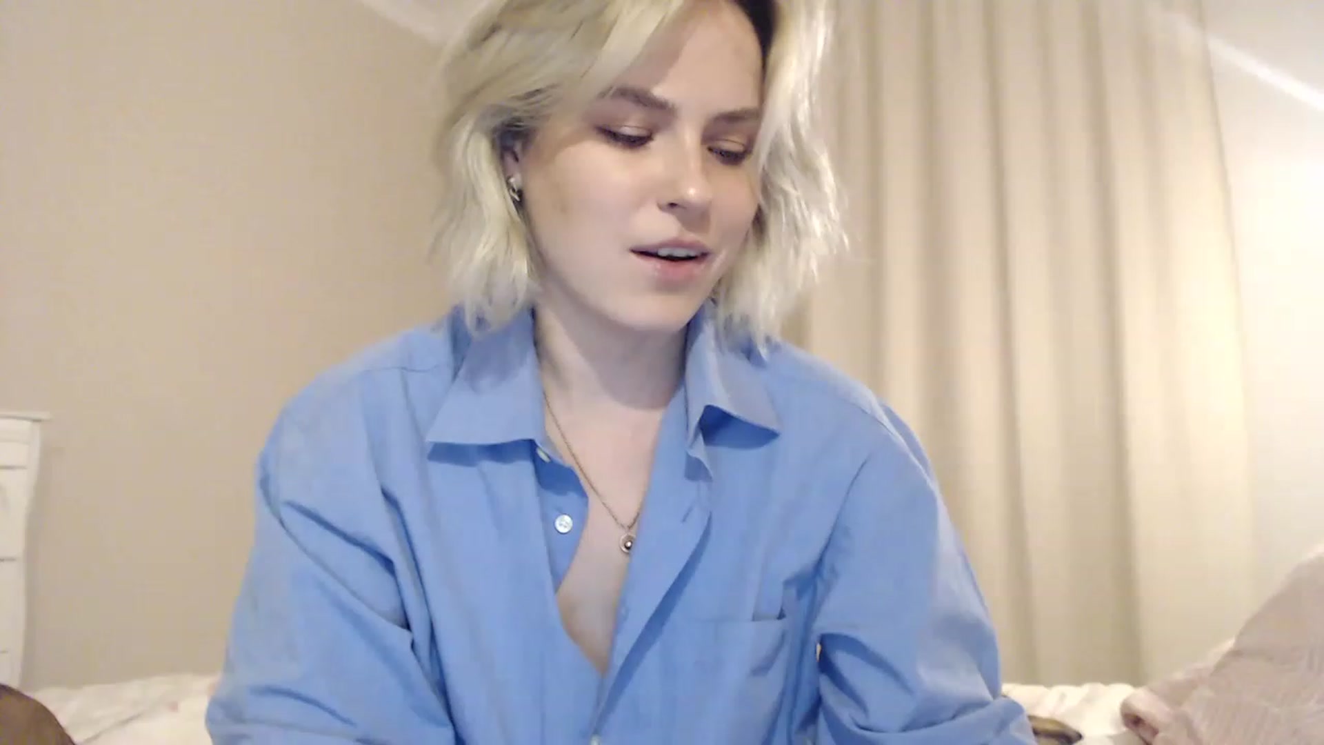Gallery image thumbnail from EMMA_U2's myfreecams stream on, 02/21/2023, 02:18 image 14 of 20