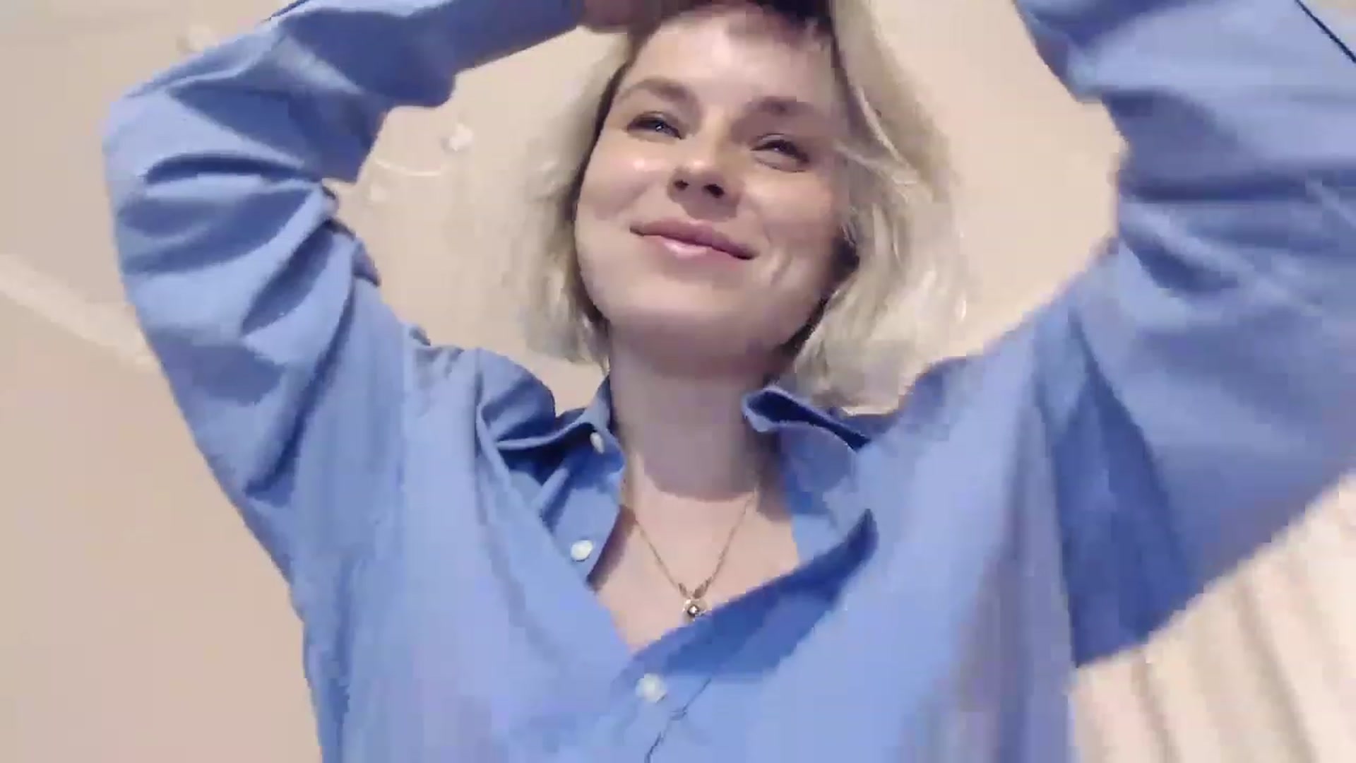 Gallery image thumbnail from EMMA_U2's myfreecams stream on, 02/21/2023, 02:18 image 9 of 20