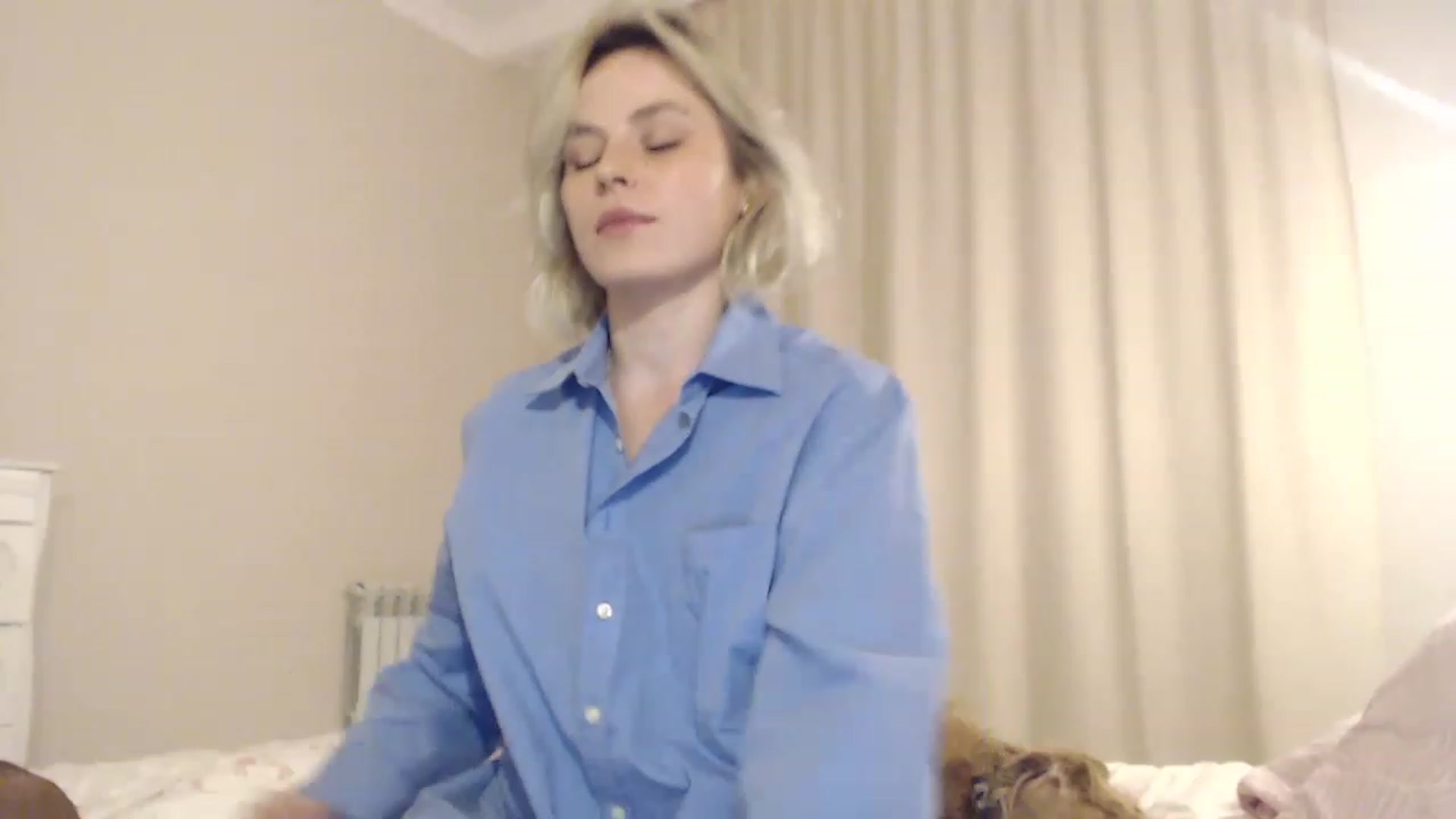 Gallery image thumbnail from EMMA_U2's myfreecams stream on, 02/21/2023, 02:18 image 18 of 20