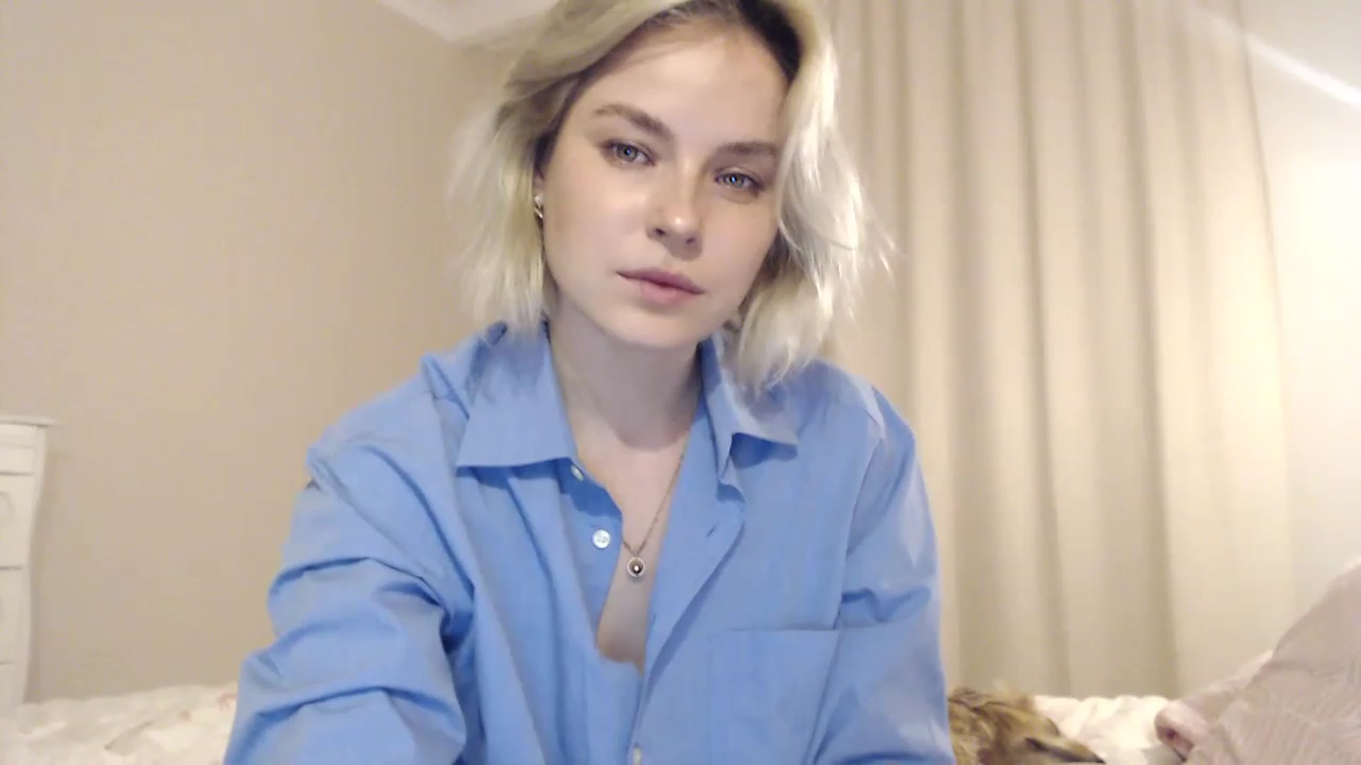 Gallery image thumbnail from EMMA_U2's myfreecams stream on, 02/21/2023, 02:18 image 12 of 20
